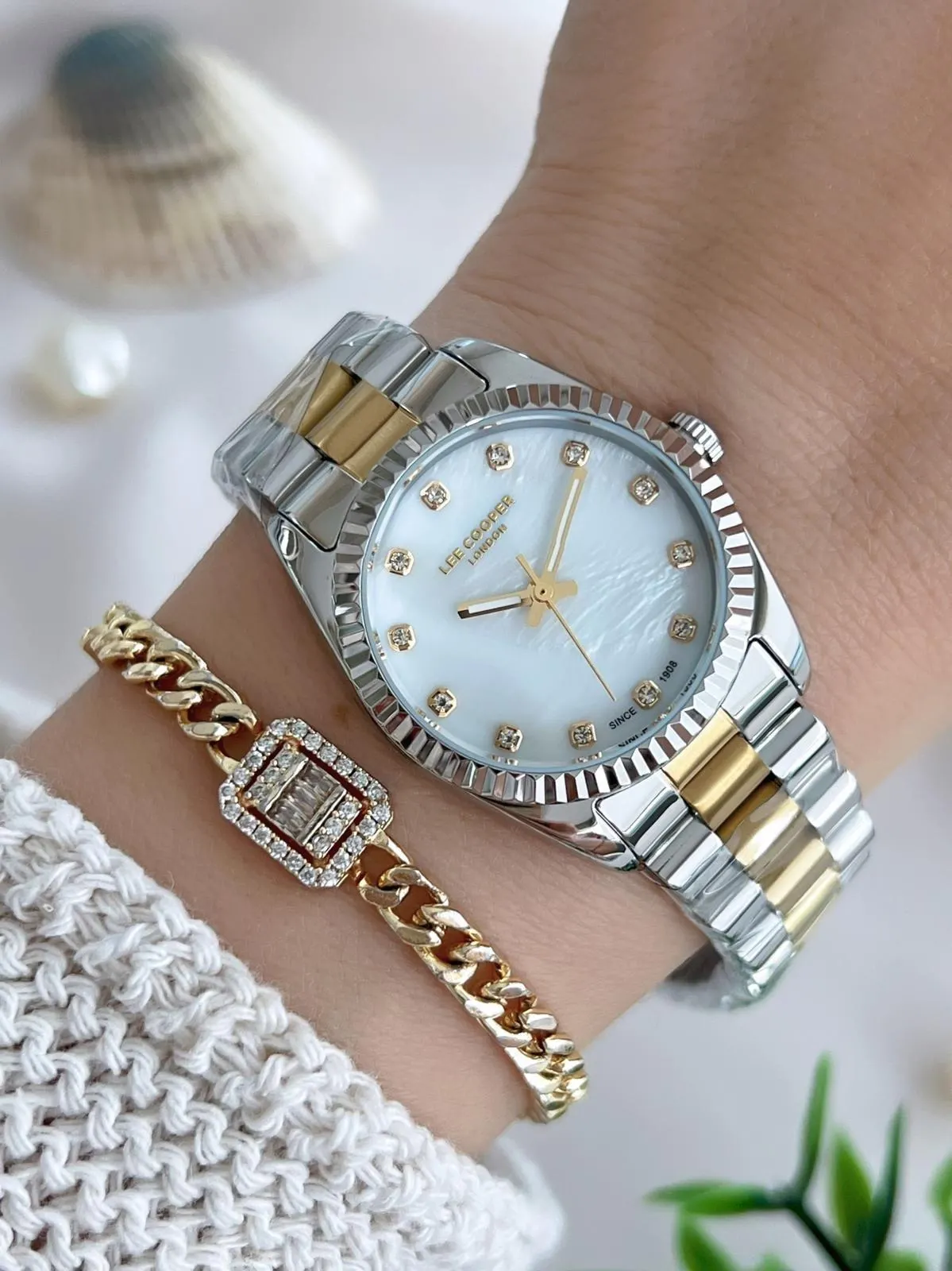 Lee Cooper Çelik Kordonlu 3 Atm Suya Dayanıklı Kadın Kol Saati VS.BLKT.0644