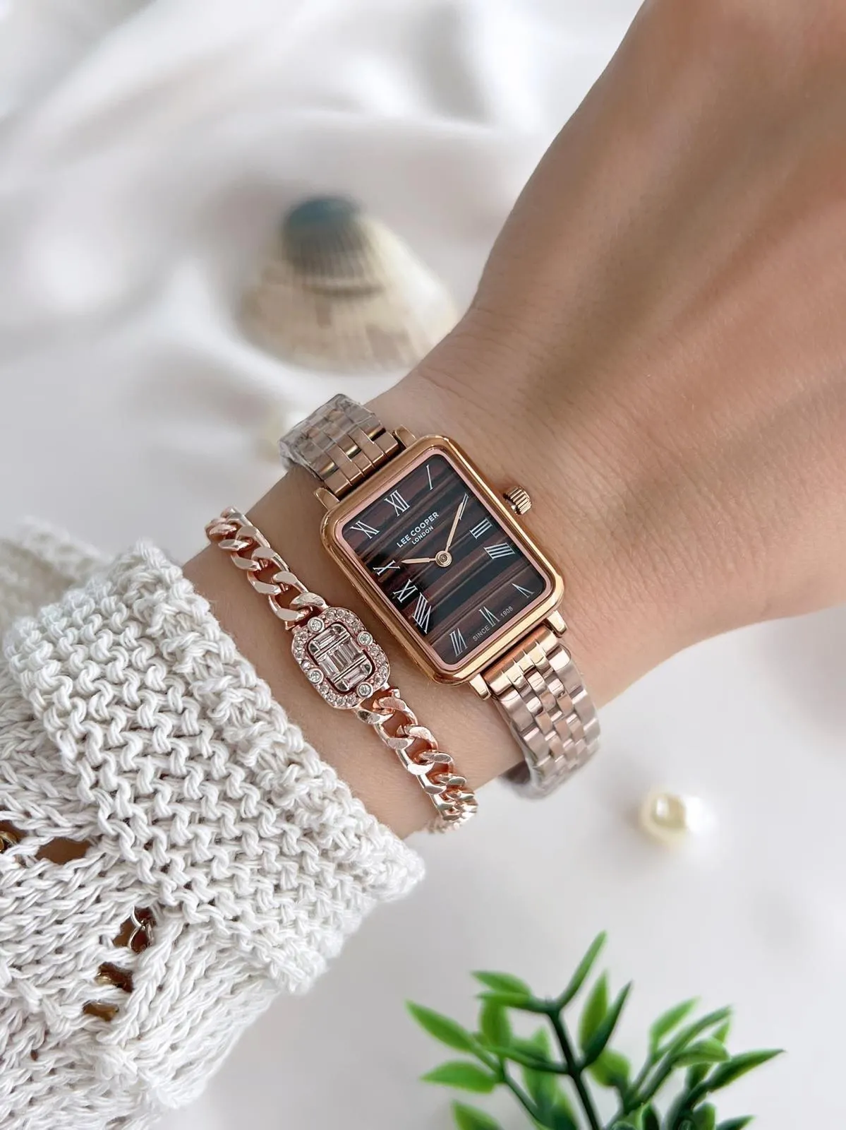 Lee Cooper Çelik Kordonlu 3 Atm Suya Dayanıklı Kadın Kol Saati VS.BLKT.0650