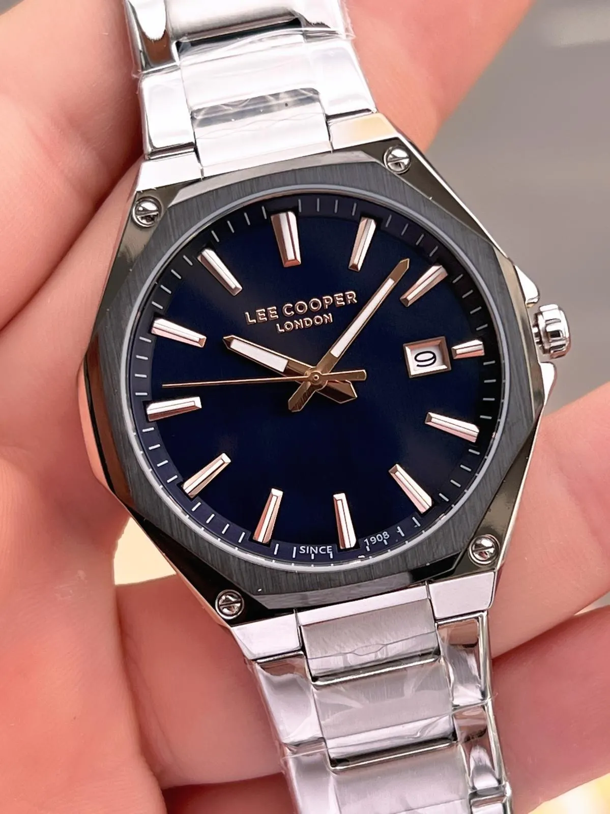 Lee Cooper İtalyan Tasarım Bileklik Hediyeli 2 Yıl Garantili 5 Atm Erkek Kol Saati ELC.08252.690