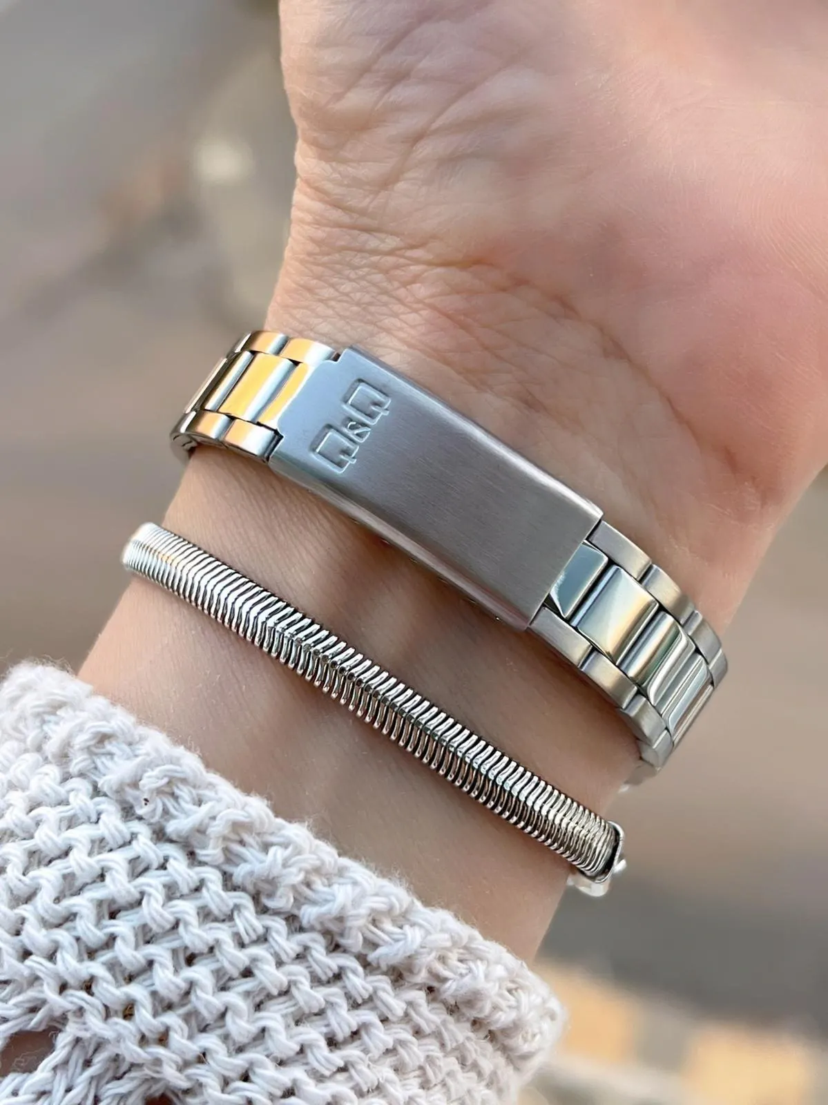 Q&Q Çelik Kordon 2 Yıl Garantili 3 Atm Suya Dayanıklı Kol Saati+Bileklik Hediyeli QQ.1004.A2