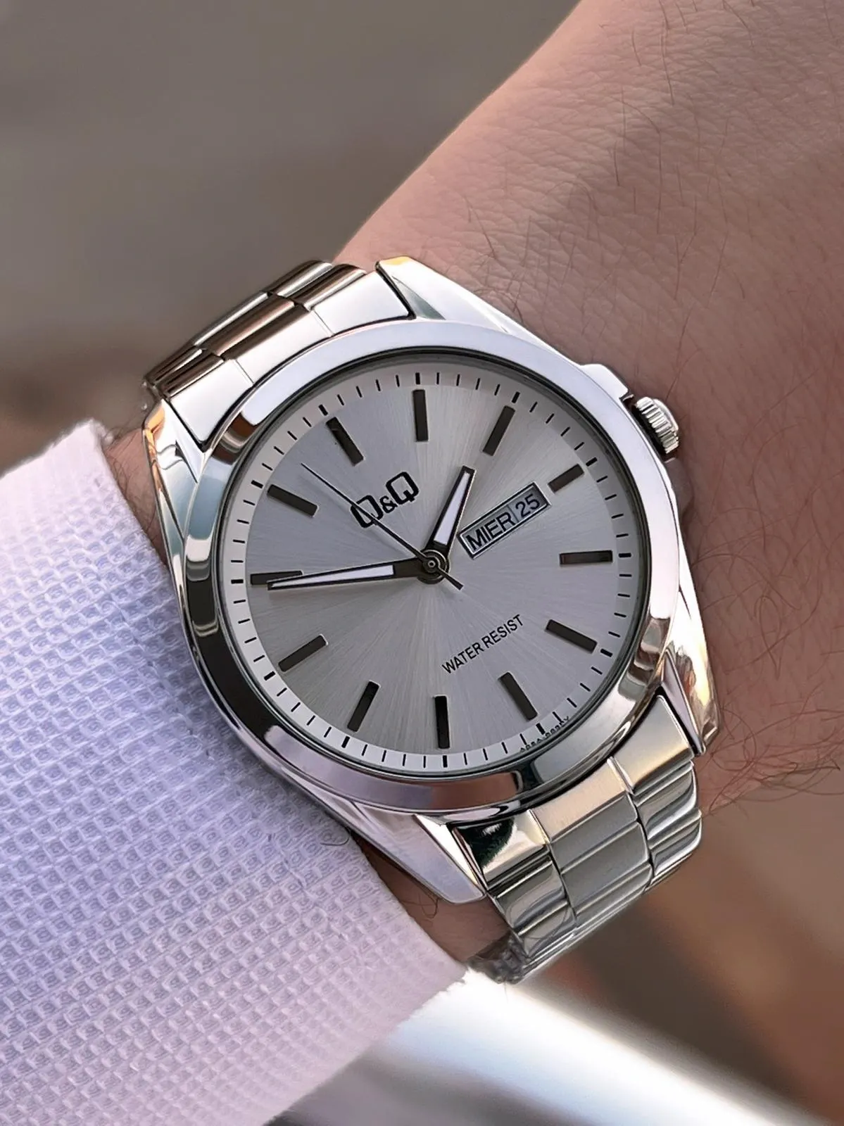Q&Q Çelik Kordon Takvimli Kadran 2 Yıl Garantili 3 Atm Suya Dayanıklı Erkek Kol Saati QQ.E2001.A1