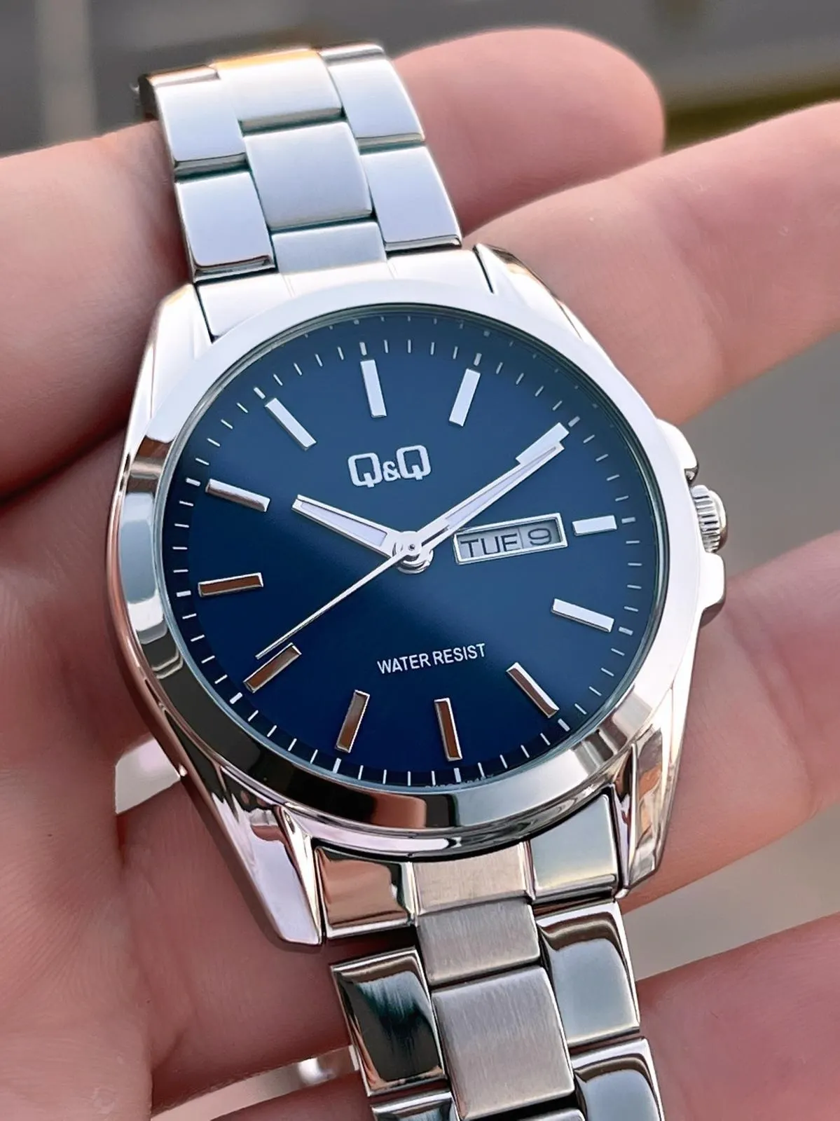 Q&Q Çelik Kordon Takvimli Kadran 2 Yıl Garantili 3 Atm Suya Dayanıklı Erkek Kol Saati QQ.E2001.A2