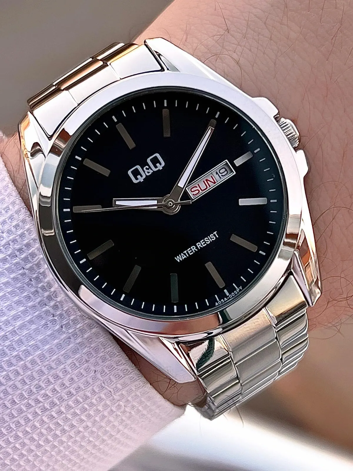 Q&Q Çelik Kordon Takvimli Kadran 2 Yıl Garantili 3 Atm Suya Dayanıklı Erkek Kol Saati QQ.E2001.A3