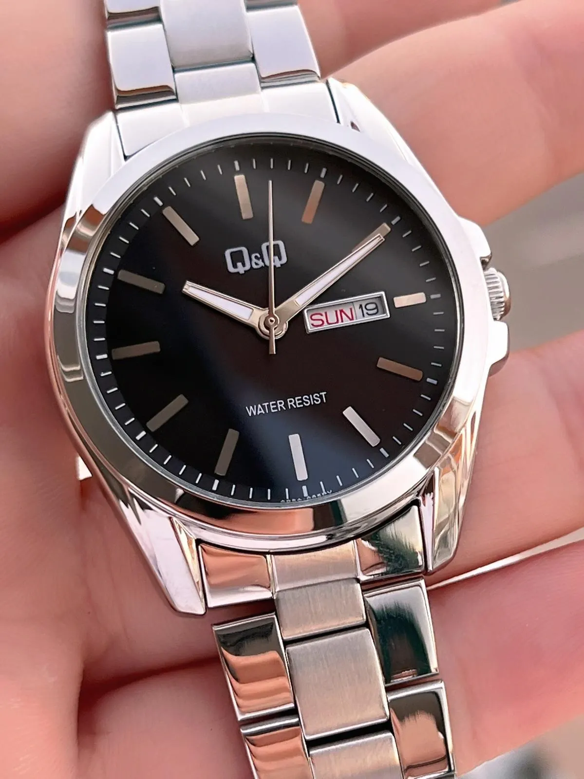 Q&Q Çelik Kordon Takvimli Kadran 2 Yıl Garantili 3 Atm Suya Dayanıklı Erkek Kol Saati QQ.E2001.A3