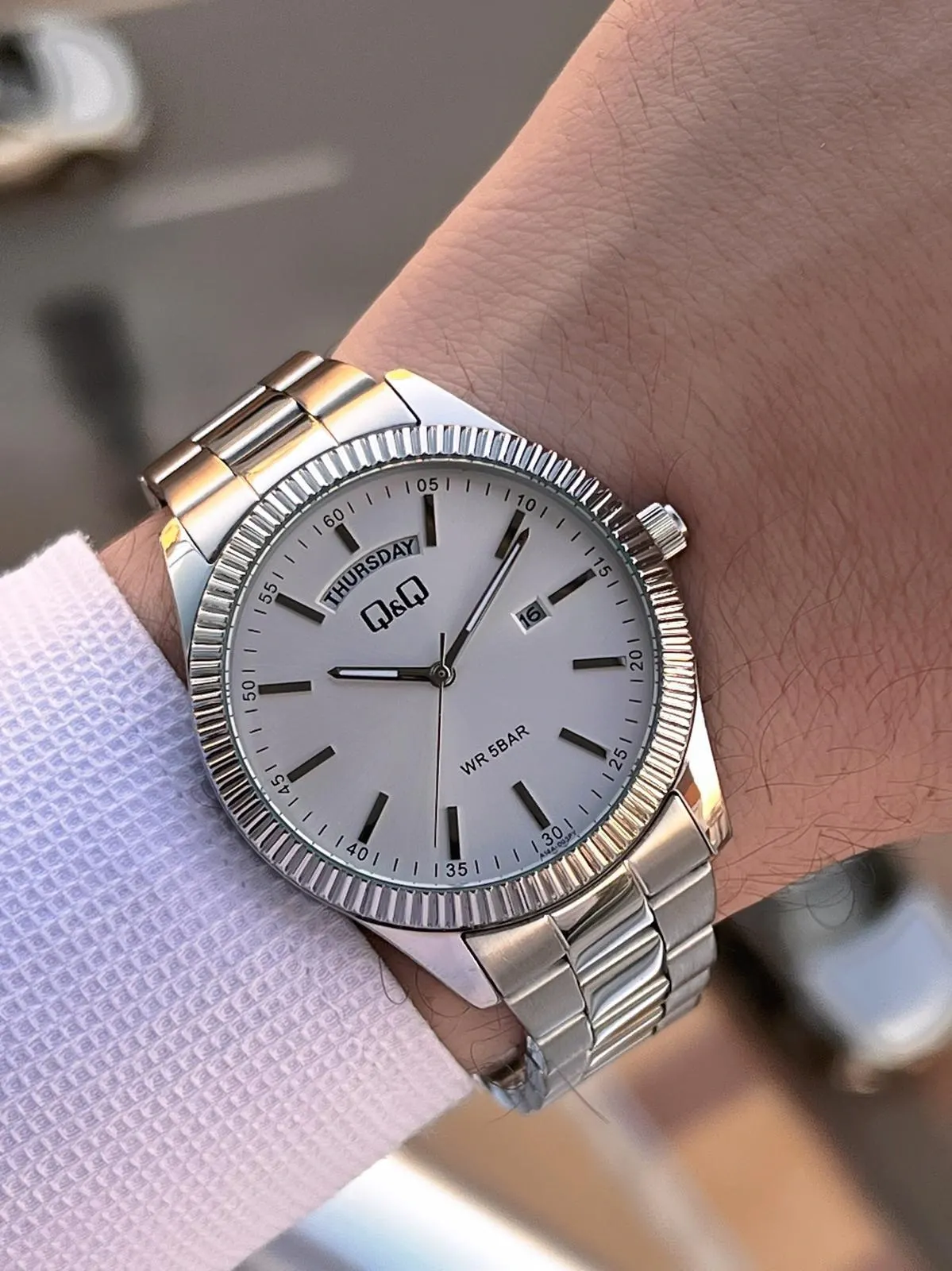 Q&Q Çelik Kordon Takvimli Kadran 2 Yıl Garantili 3 Atm Suya Dayanıklı Erkek Kol Saati QQ.E2005.A1