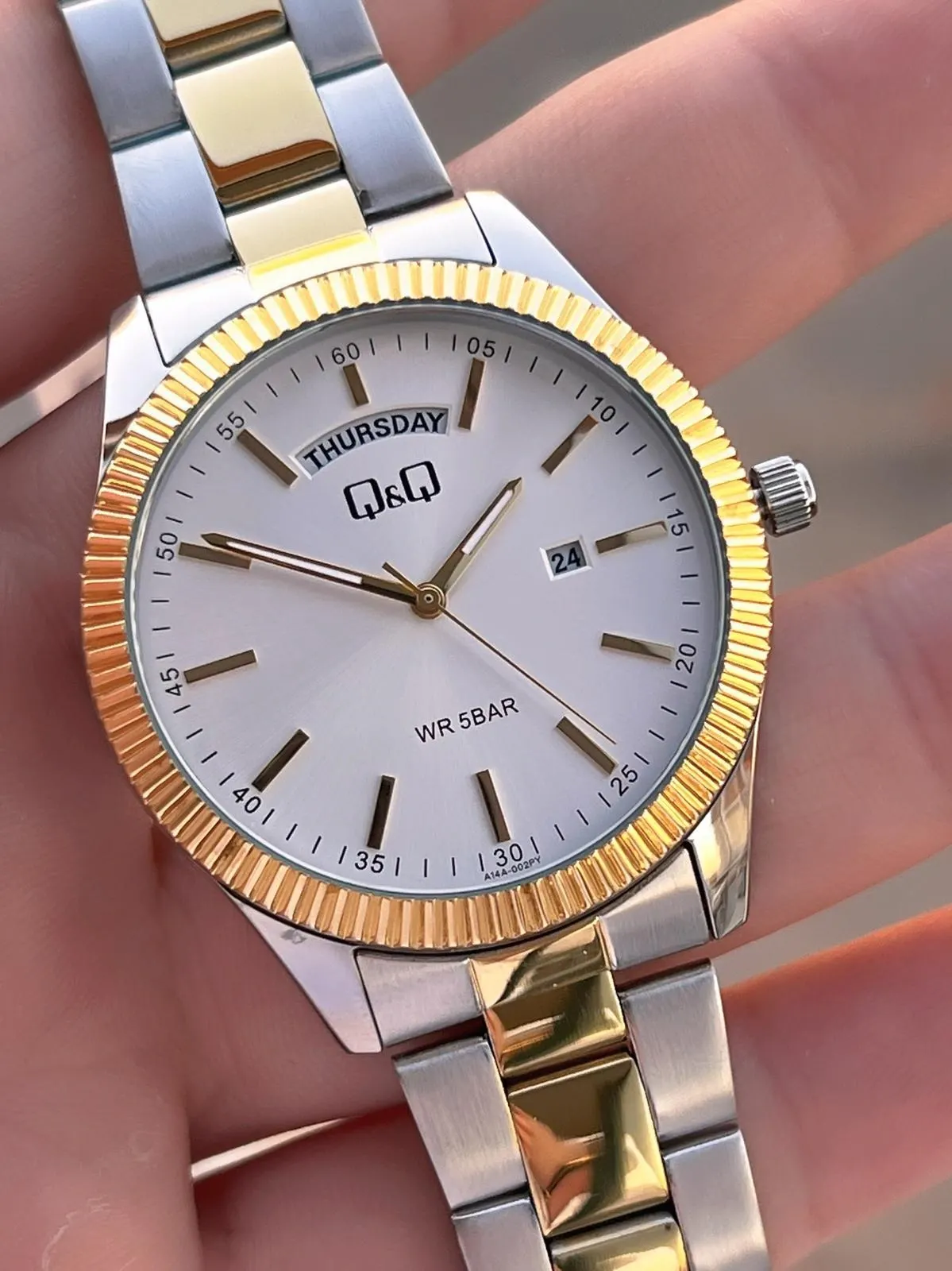 Q&Q Çelik Kordon Takvimli Kadran 2 Yıl Garantili 3 Atm Suya Dayanıklı Erkek Kol Saati QQ.E2005.A2