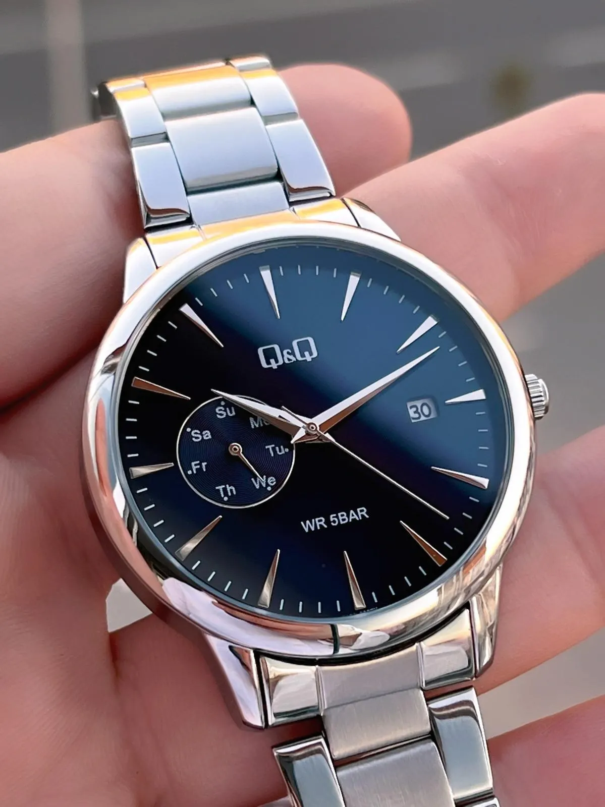 Q&Q Gün Fonksiyonlu Kadran Çelik Kordon 2 Yıl Garantili 3 Atm Suya Dayanıklı Erkek Kol Saati Q003.A2