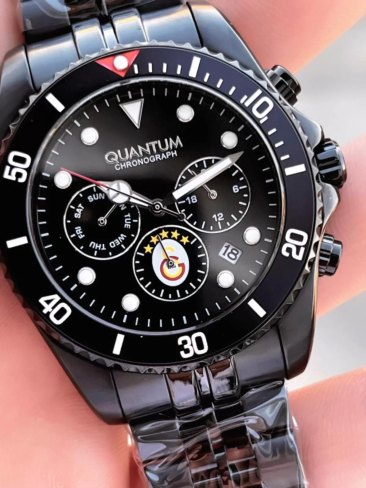 Quantum Galatasaraylı Lisanslı İtalyan Tasarım Bileklik Hediyeli 10 Atm Taraftar Kol Saati EGS1090.650