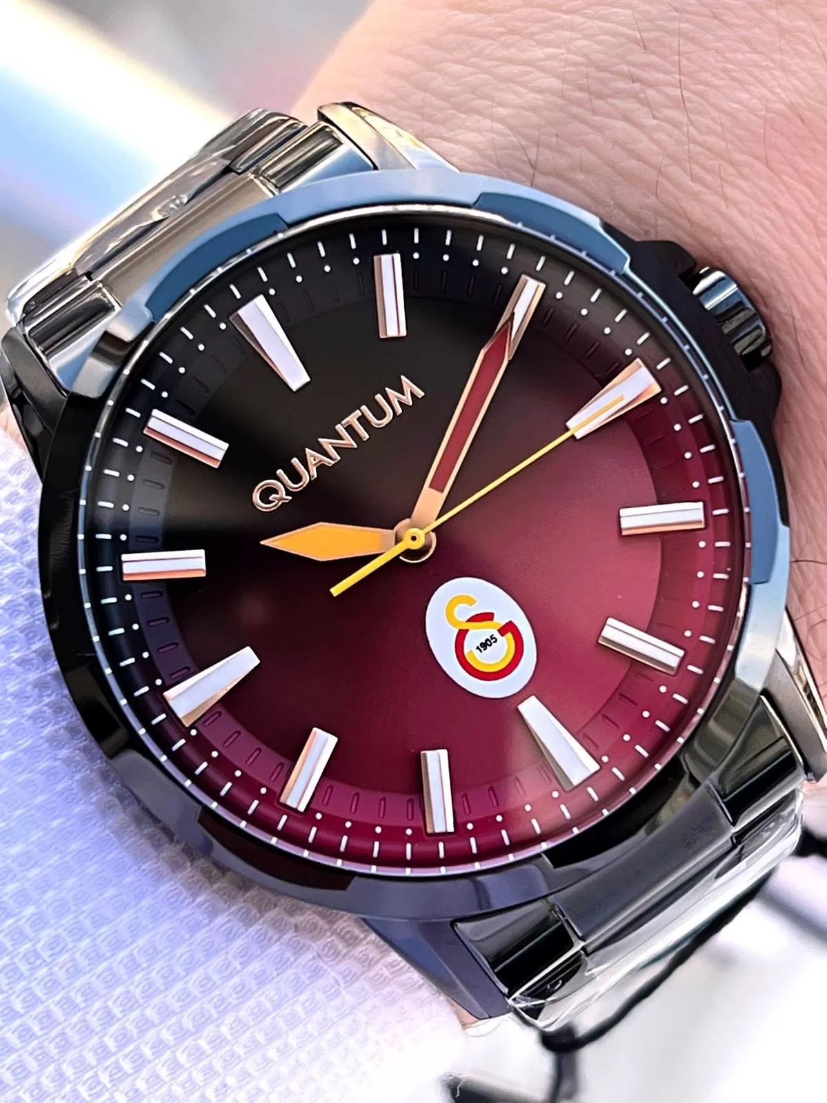 Quantum Galatasaraylı Lisanslı Kasa Ve Kordon Çelik 2 Yıl Garantili Taraftar Kol Saat GS.1905.680
