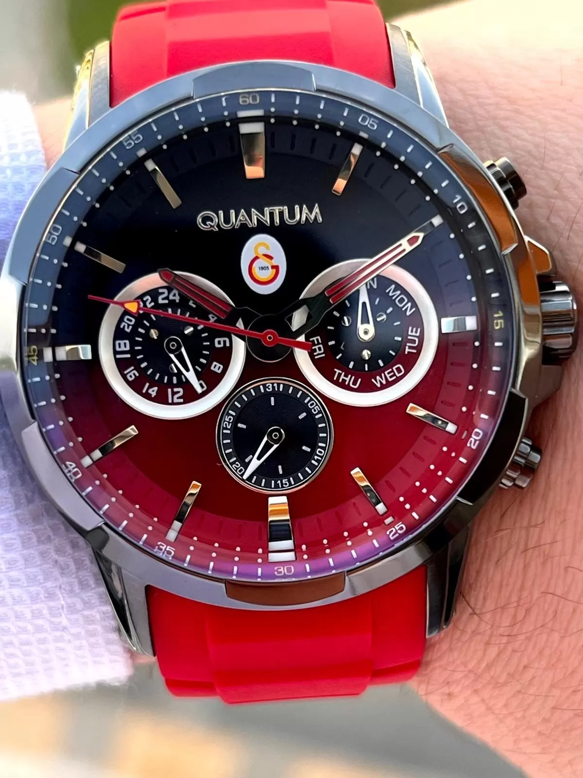Quantum Galatasaraylı Lisanslı Silikon Kordon 2 Yıl Garantili Taraftar Kol Saat GS.1905.688