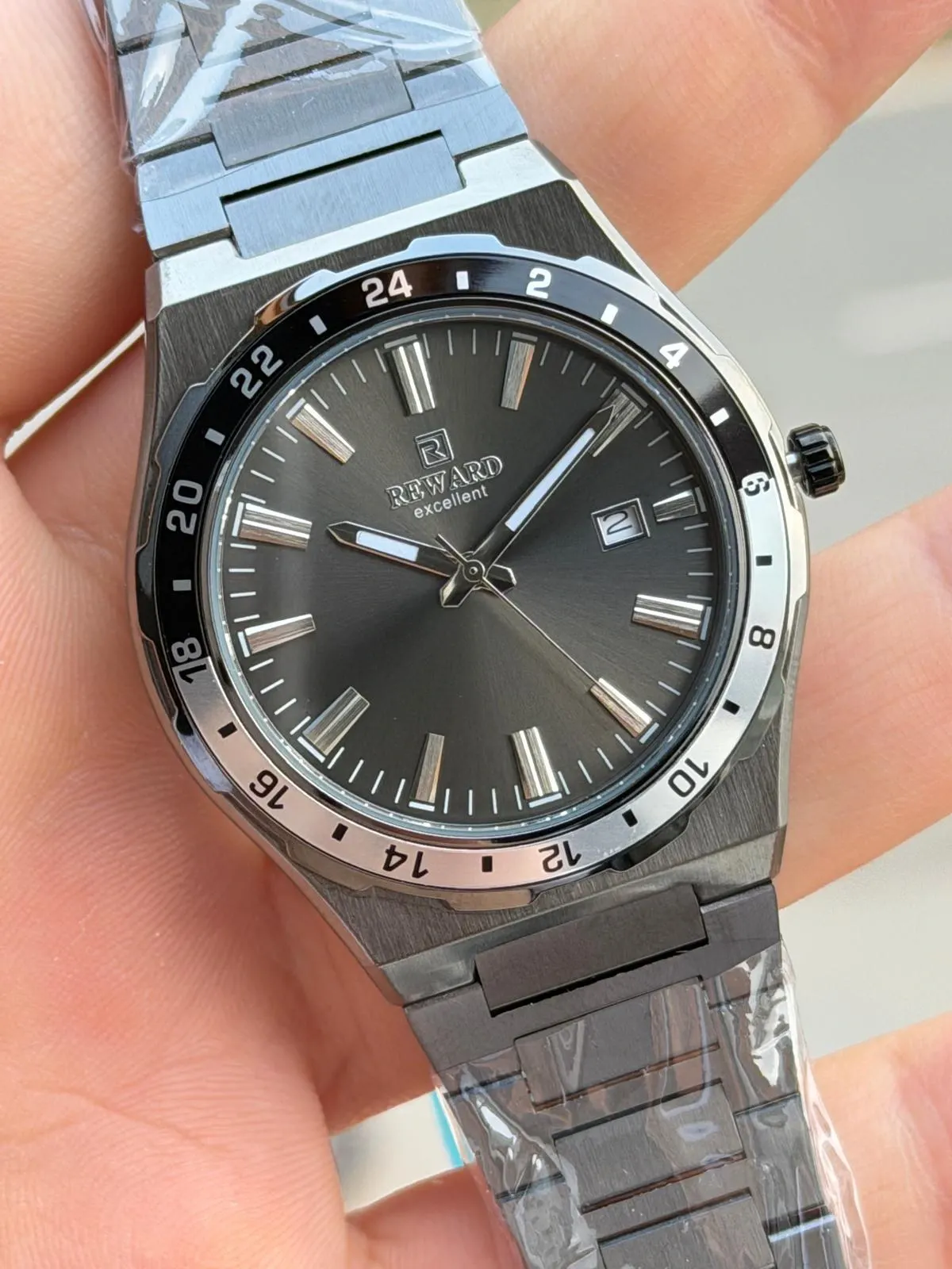 Reward Çelik Kordon 5 Atm Suya Dayanıklı Takvimli Kadran 2 Yıl Garantili Erkek Kol Saati FT.GL.M01.4