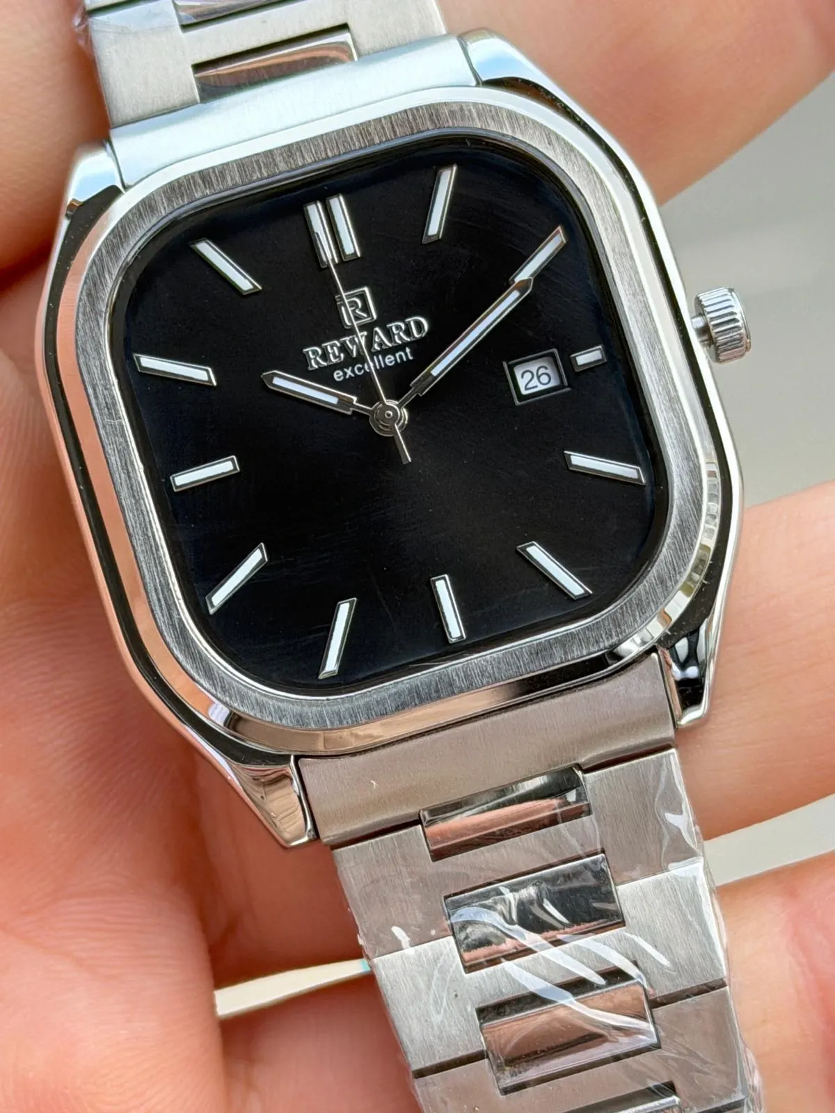 Reward Çelik Kordon 5 Atm Suya Dayanıklı Takvimli Kadran 2 Yıl Garantili Erkek Kol Saati FT.GL.M04.2