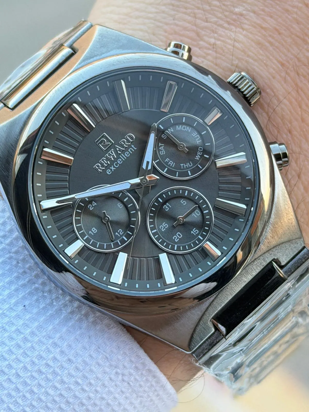 Reward İç Kadran Fonksiyonları Aktif Çelik Kordon 5 Atm 2 Yıl Garantili Erkek Kol Saati FT.GL.M06.5