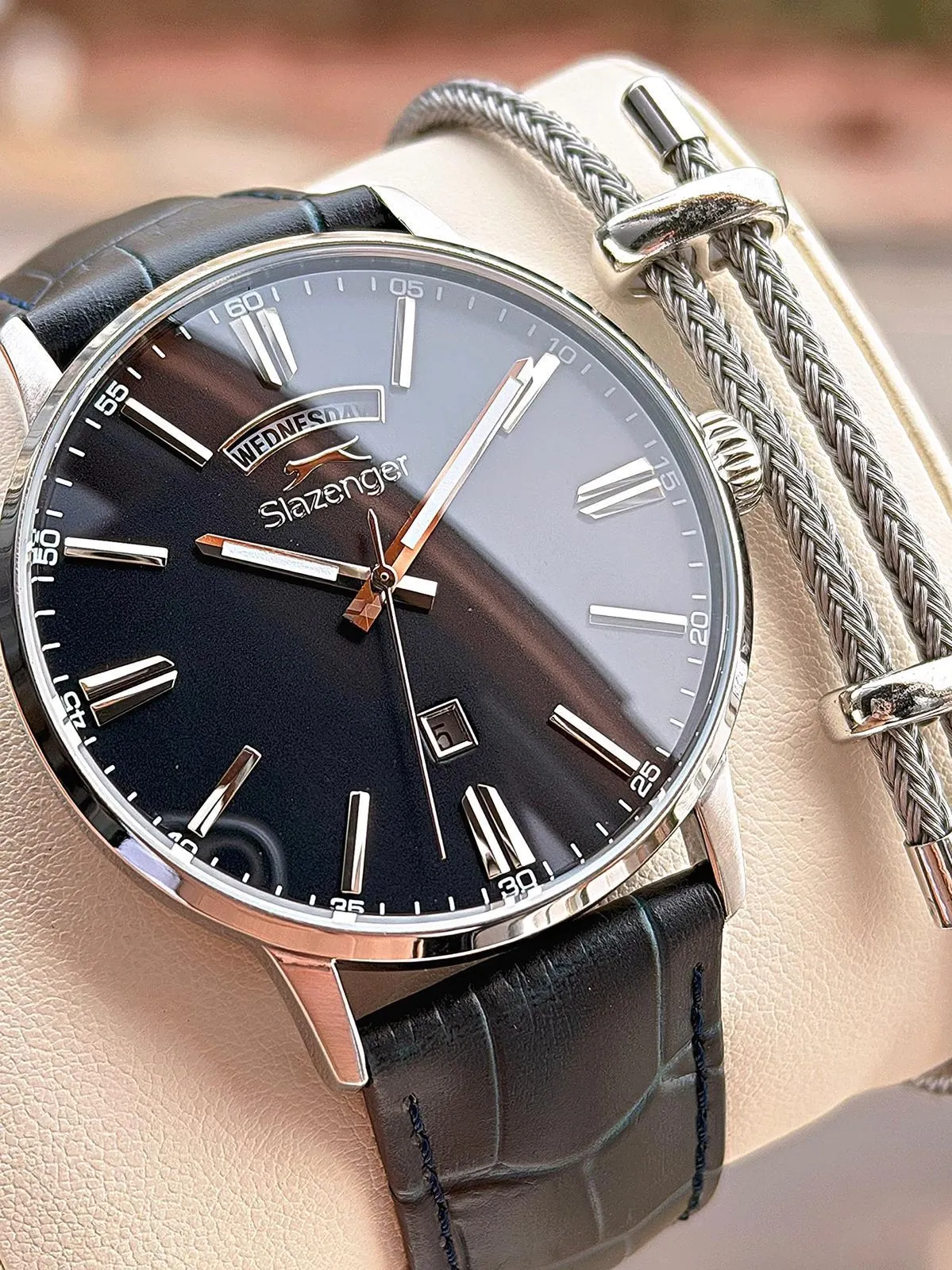 Slazenger Deri Kordon Takvimli Kadran 10 Atm Suya Dayanıklı 2 Yıl Garantili Erkek Kol Saati N2562.03