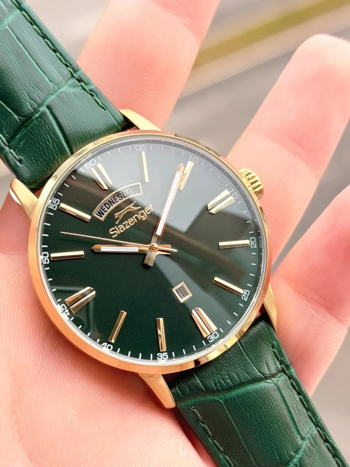 Slazenger Deri Kordon Takvimli Kadran 10 Atm Suya Dayanıklı 2 Yıl Garantili Erkek Kol Saati N2562.05