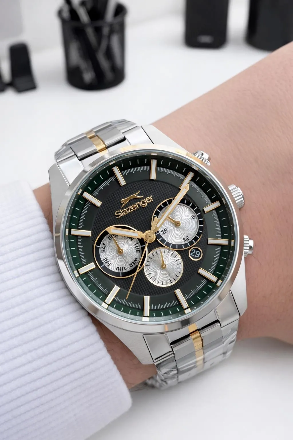 Slazenger İtalyan Tasarım Bileklik Hediyeli 2 Yıl Garantili 10 Atm Çelik Erkek Kol Saat ESL.2483.04