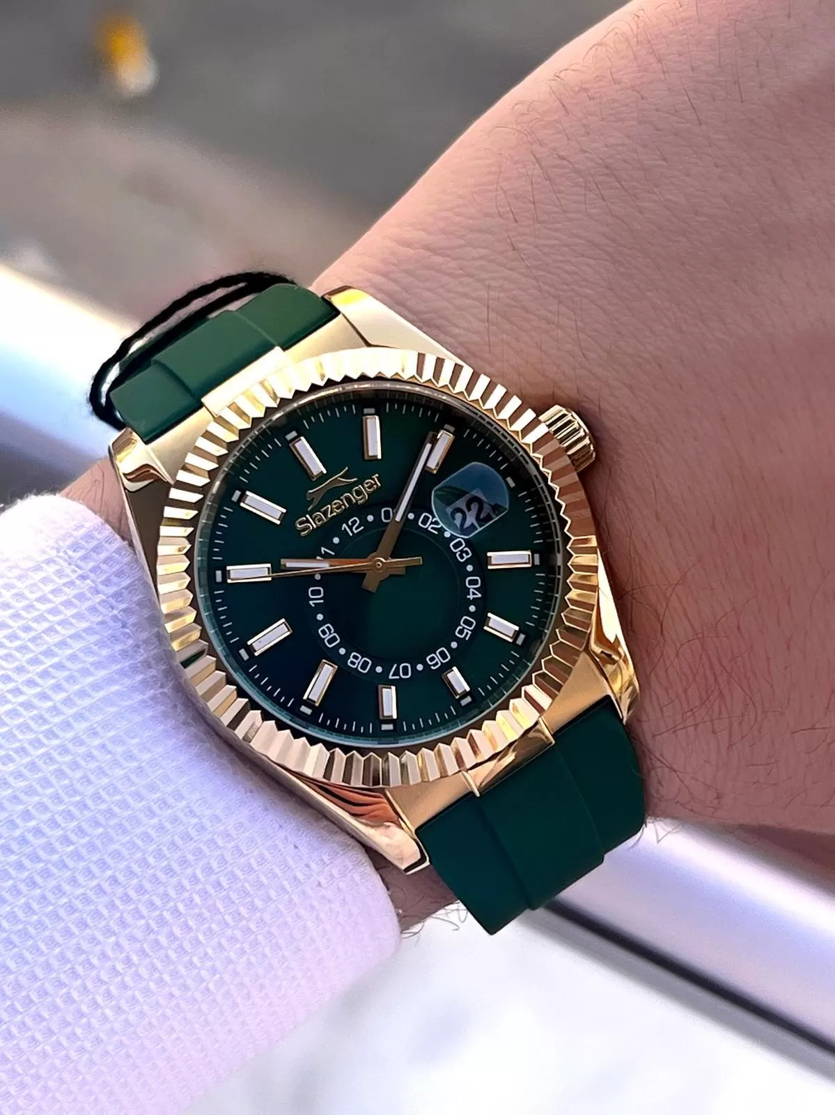 Slazenger Silikon Kordon İç Fonksiyonları Aktif 10 Atm Suya Dayanıklı Erkek Kol Saati ESL.09.2514.04