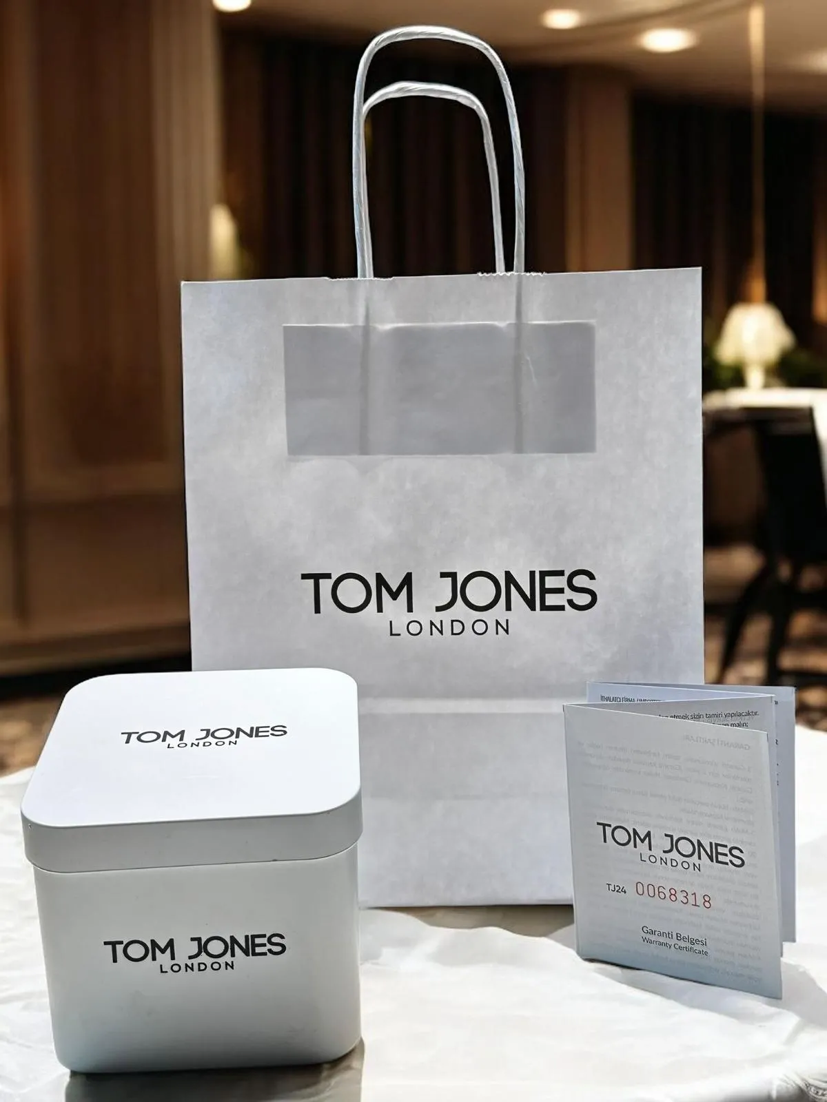 Tom Jones Çelik Kordon 2 Yıl Garantili 3 Atm Suya Dayanıklı Kadın Kol Saati+Bileklik BTJ.10057.1