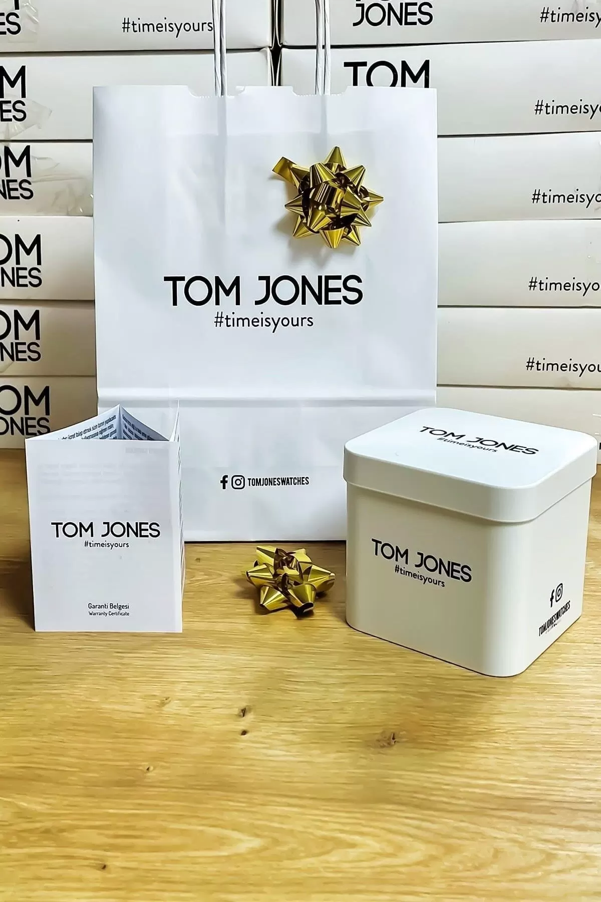 Tom Jones Çelik Kordon Kararma Renk Atma Yapmaz 3 Atm Suya Dayanıklı Kadın Kol Saati BTJ.1.2288.02