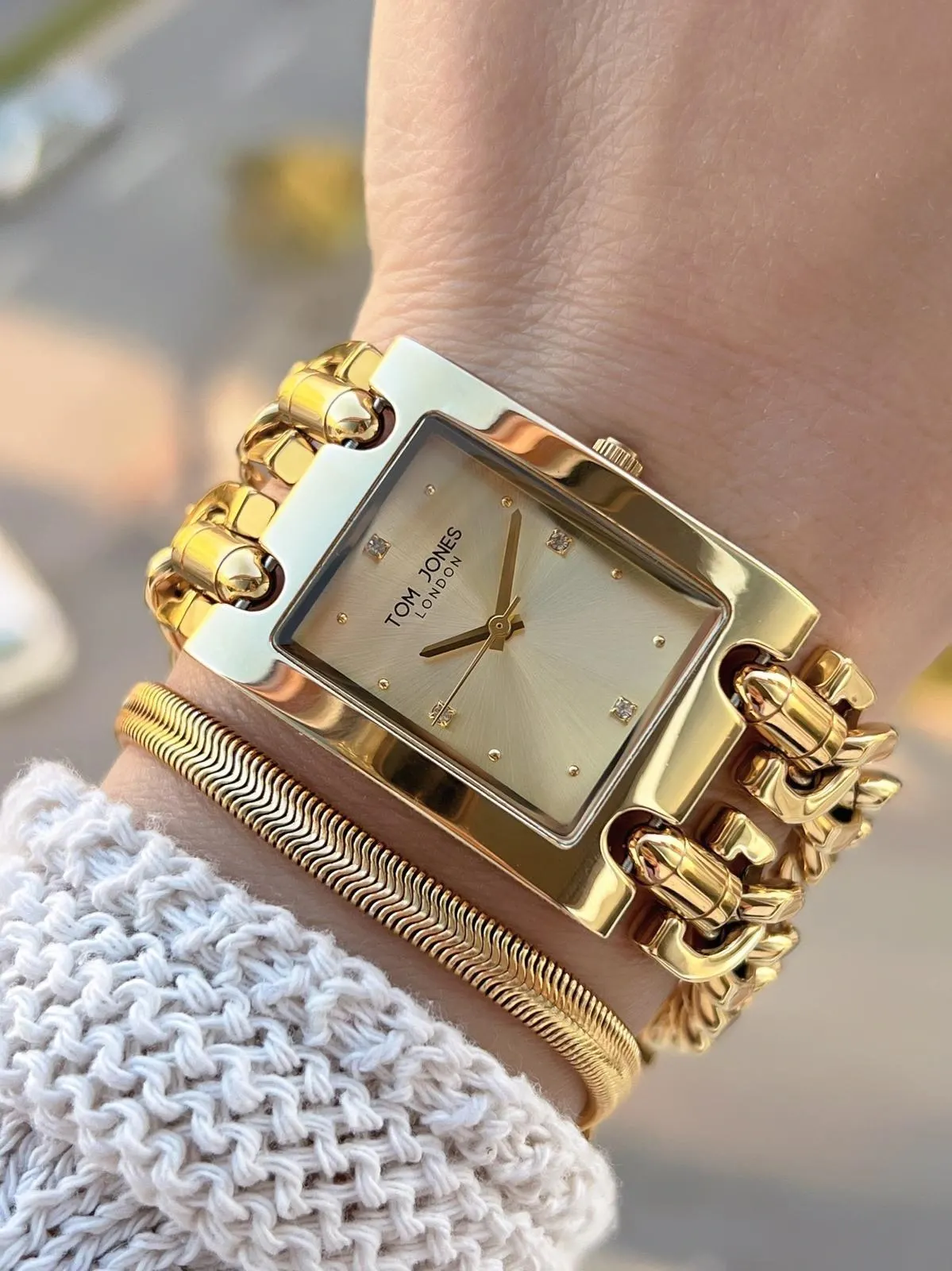 Tom Jones Çelik Kordon Kararma Renk Atma Yapmaz 3 Atm Suya Dayanıklı Kadın Kol Saati BTJ.YN10031.3