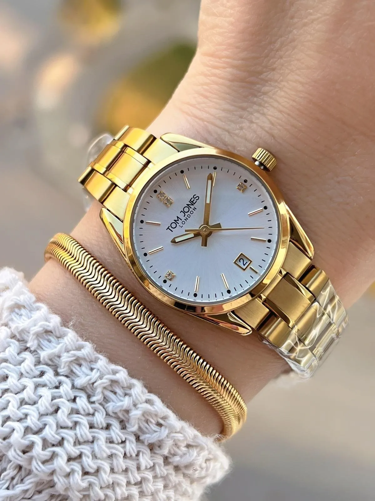 Tom Jones Çelik Kordon Kararma Renk Atma Yapmaz 3 Atm Suya Dayanıklı Kadın Kol Saati BTJ.YN10059.2