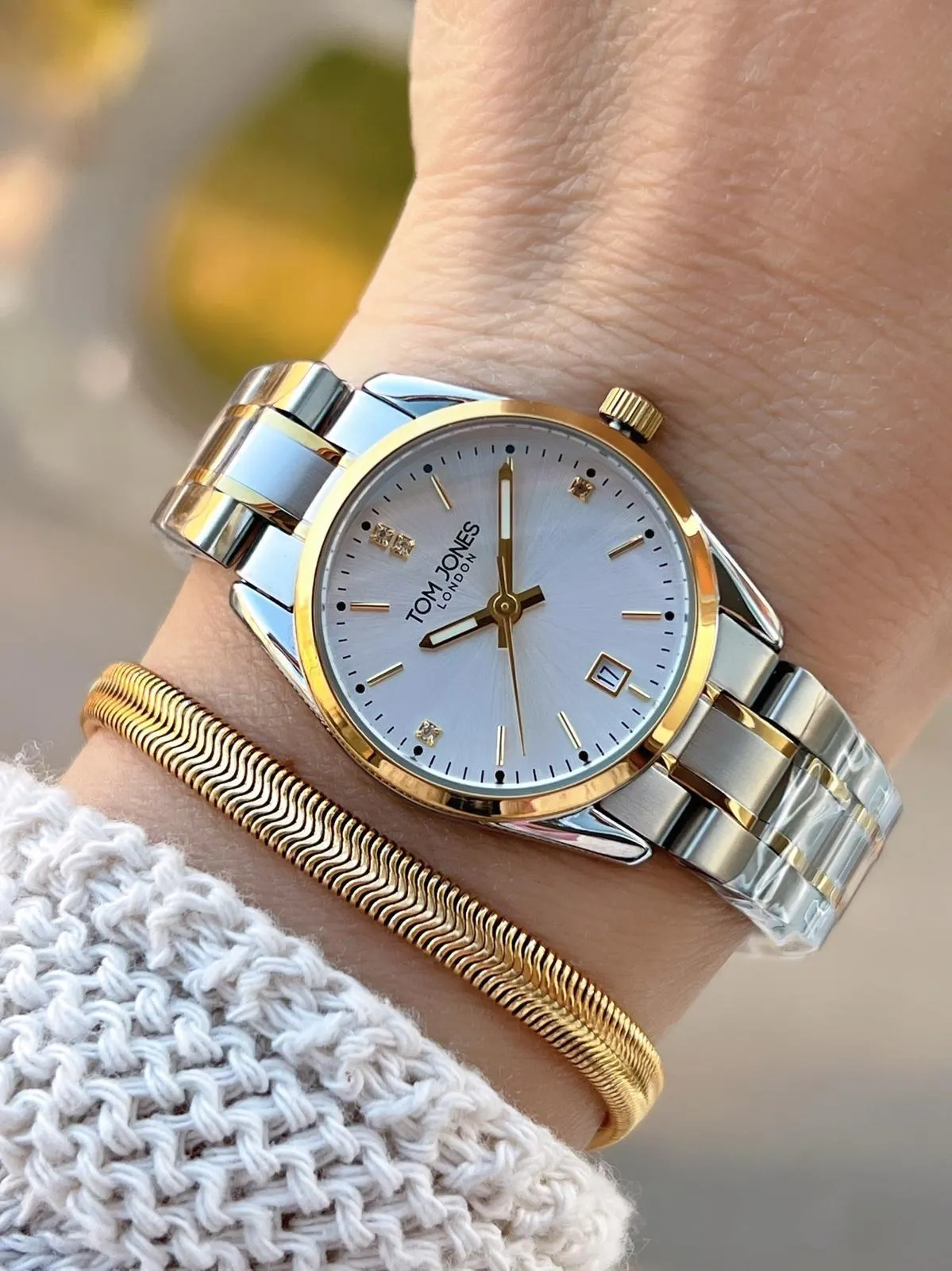 Tom Jones Çelik Kordon Kararma Renk Atma Yapmaz 3 Atm Suya Dayanıklı Kadın Kol Saati BTJ.YN10059.3