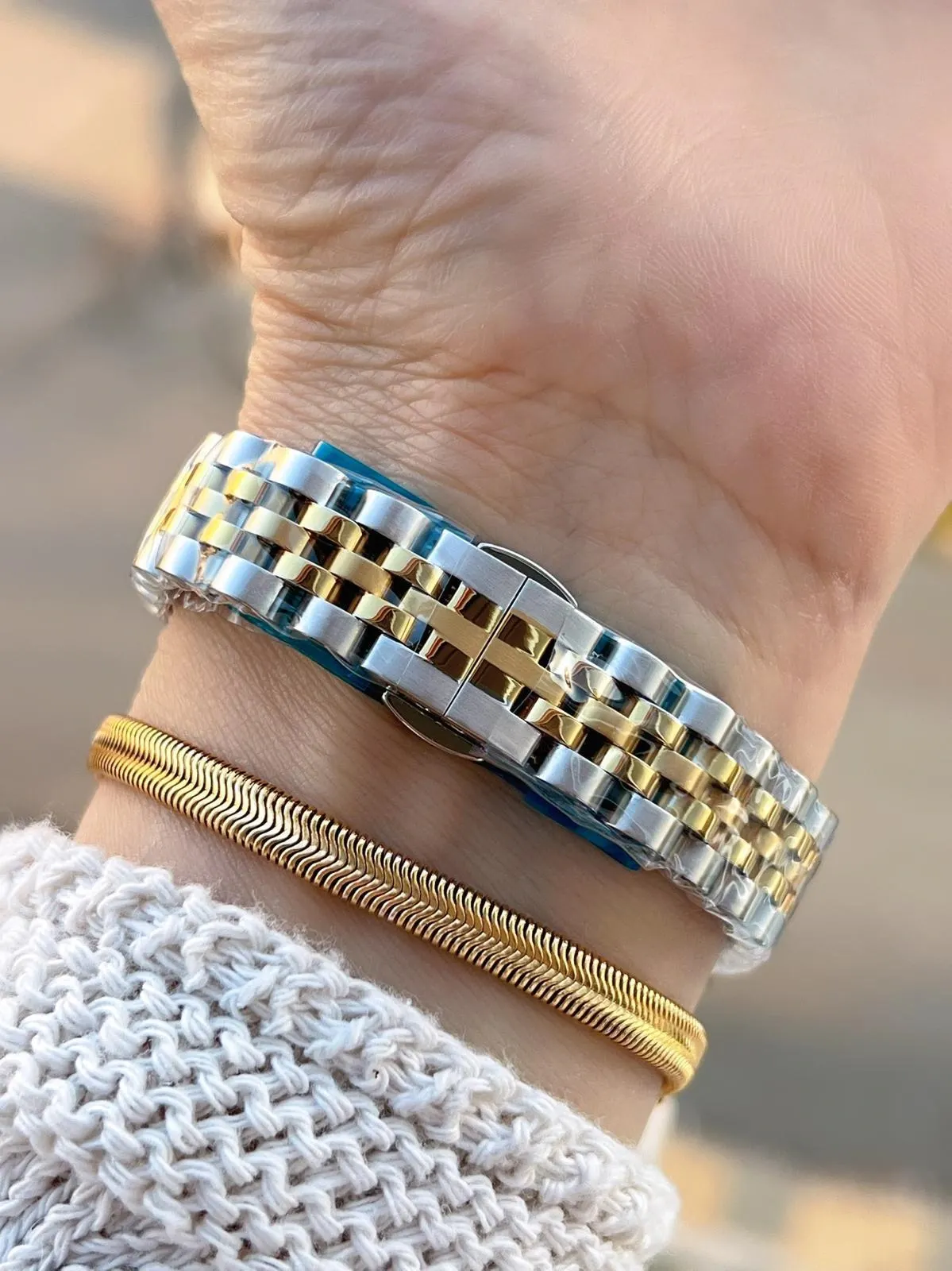 Tom Jones Çelik Kordon Kararma Renk Atma Yapmaz 3 Atm Suya Dayanıklı Kadın Kol Saati BTJ.YN10105.4