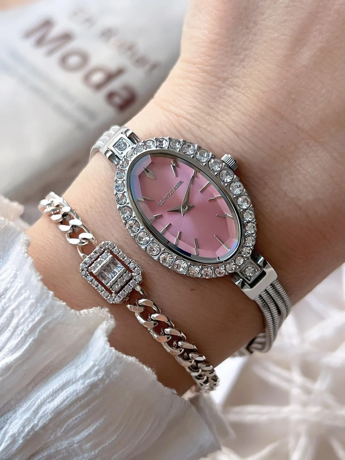 U.S.Polo Assn. Zincirli Özel Tasarım Çelik Kordon Kesme Kristal Camlı 3 Atm Kadın Kol Saati U02148.1