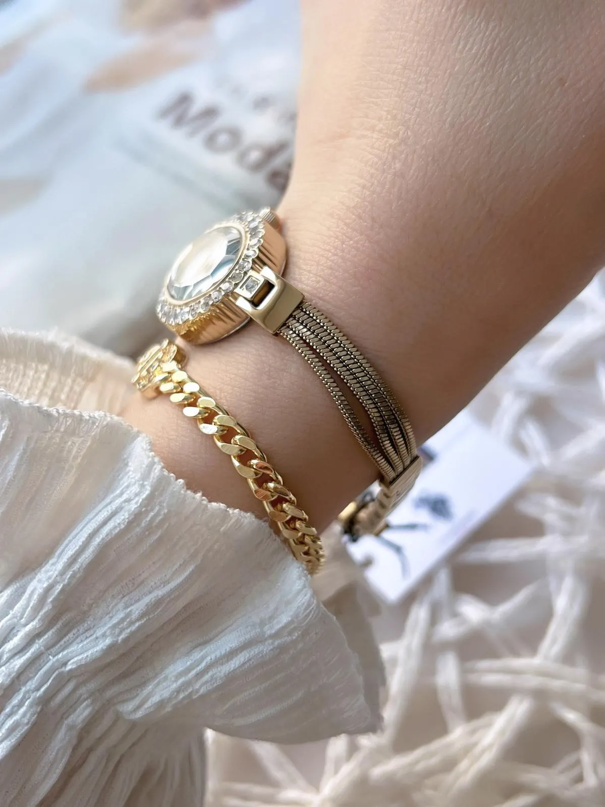 U.S.Polo Assn. Zincirli Özel Tasarım Çelik Kordon Kesme Kristal Camlı 3 Atm Kadın Kol Saati U02148.1