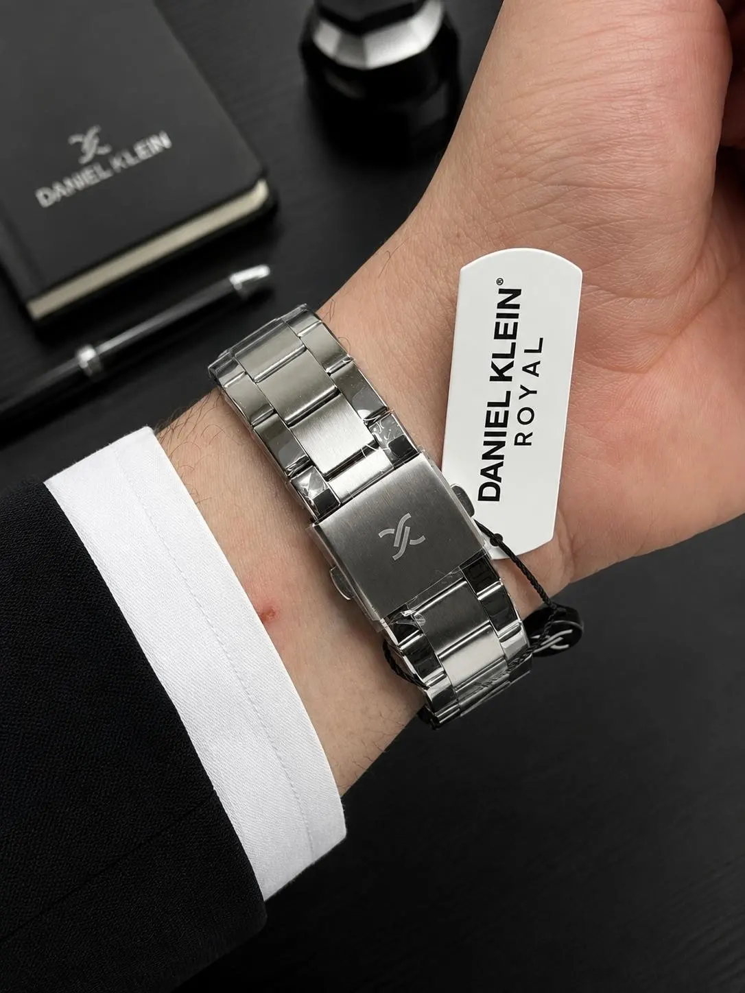 Daniel Klein Premium Çelik Kordon 2 Yıl Garantili 3 Atm Suya Dayanıklı Erkek Kol Saati EDK.R11095.1