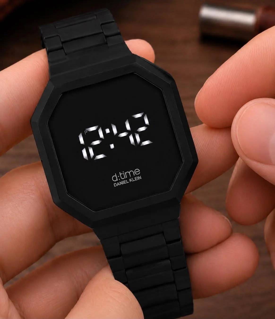 Dijital Led Dokunmatik Ekranlı Suya Dayanıklı 2 Yıl Garantili 3 ATM Unisex Kol Saati VS.BLKT.1105