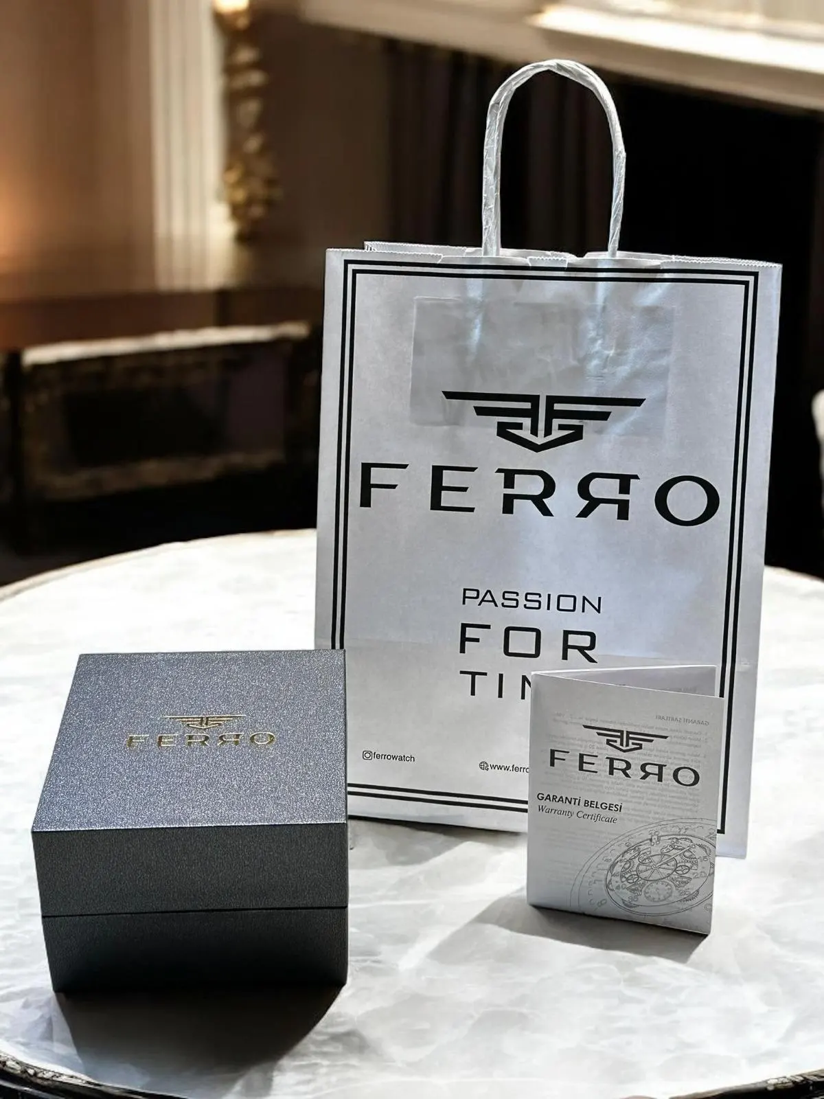 Ferro Çelik Kordon İTALIAN DESIGN 3 Atm Suya Dayanıklı 2 Yıl Garantili Kadın Kol Saati+Bileklik 86-M3