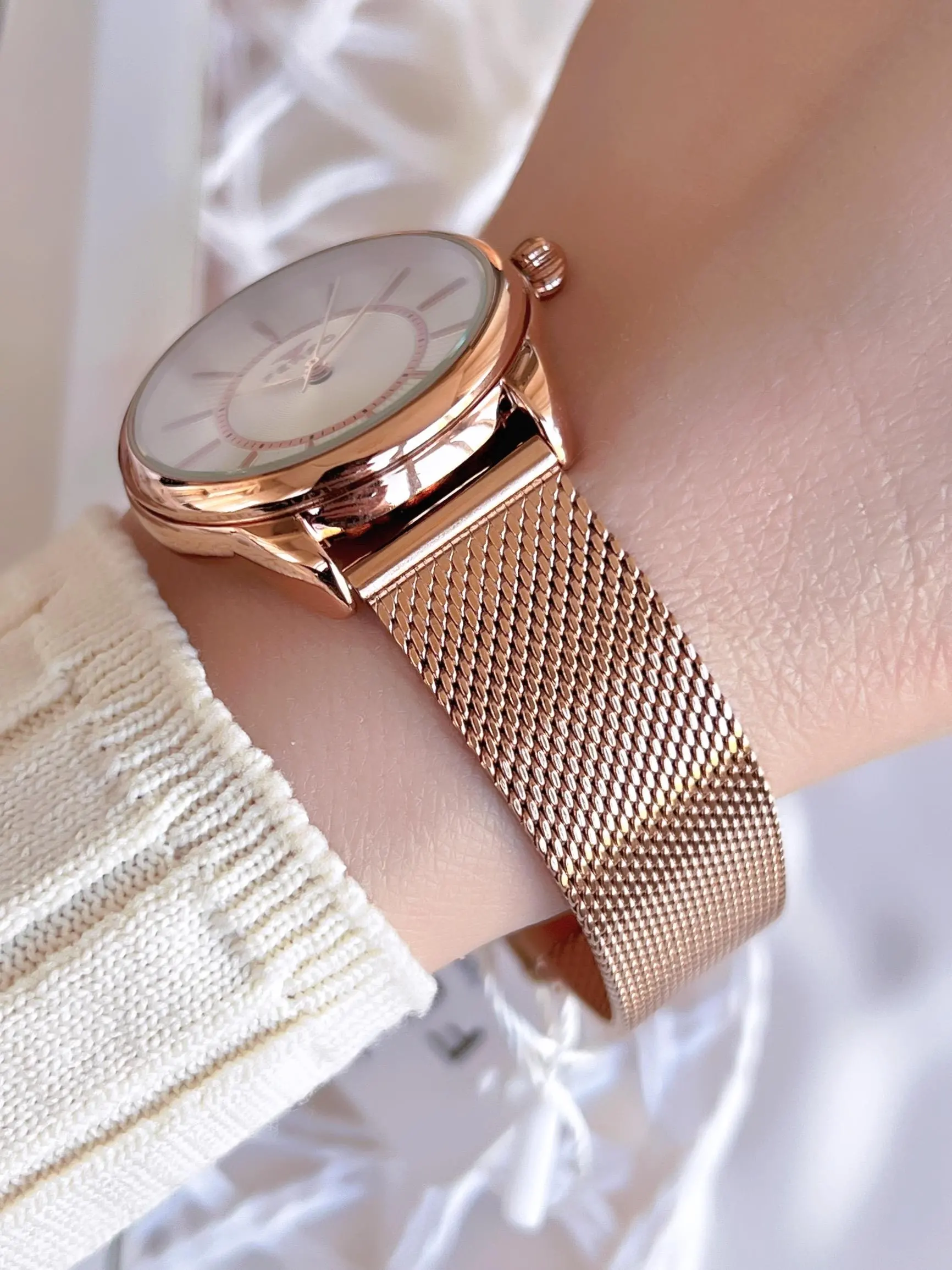Ferro Hasır Kordonlu Rose Gold Kararmaz Renk Atmaz 3 Atm  Özel Tasarım Kadın Kol Saat 21152CWT-C