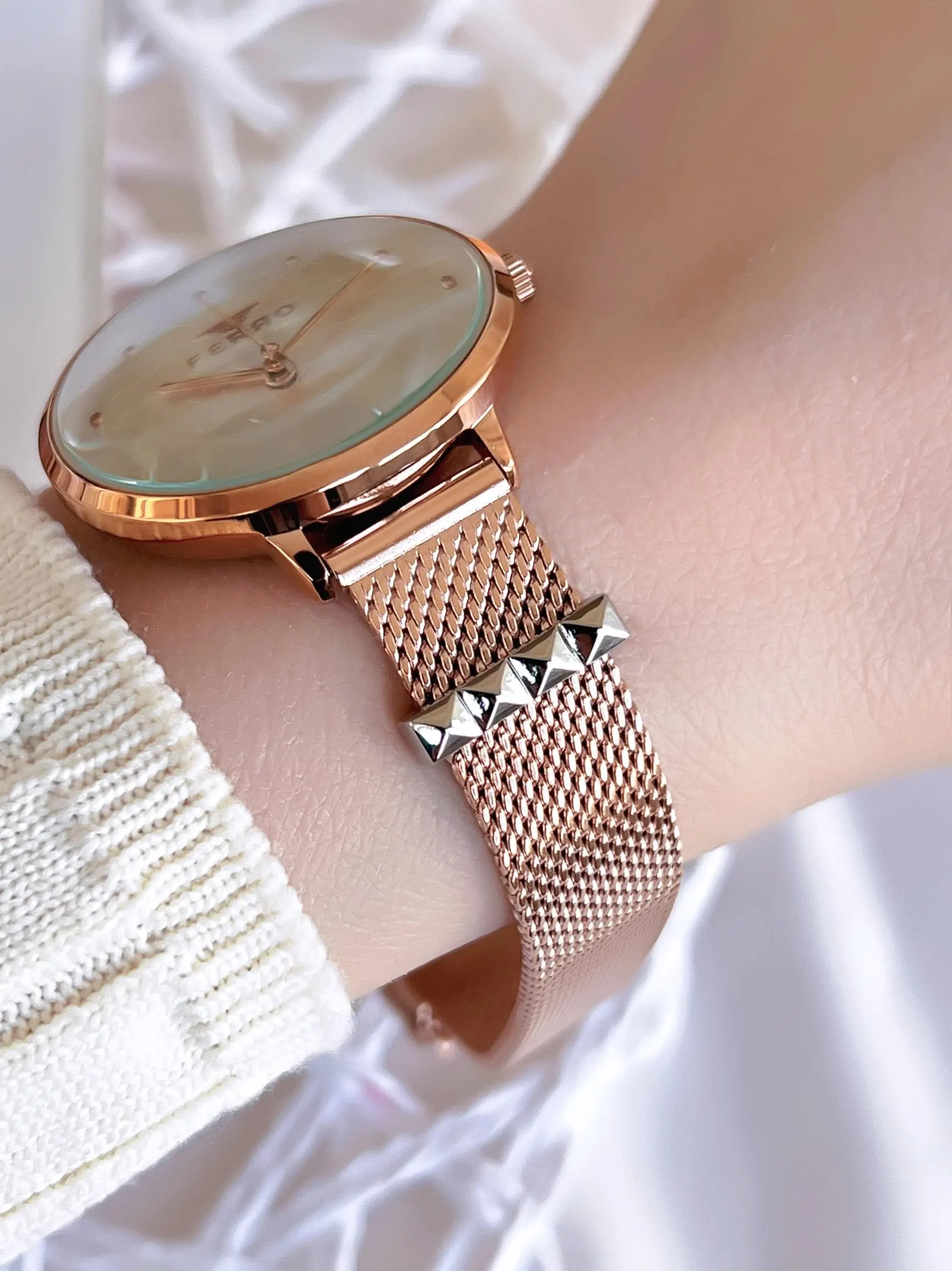 Ferro Hasır Kordonlu Rose Gold Kararmaz Renk Atmaz 3 Atm  Özel Tasarım Kadın Kol Saati BF21087CWT-C