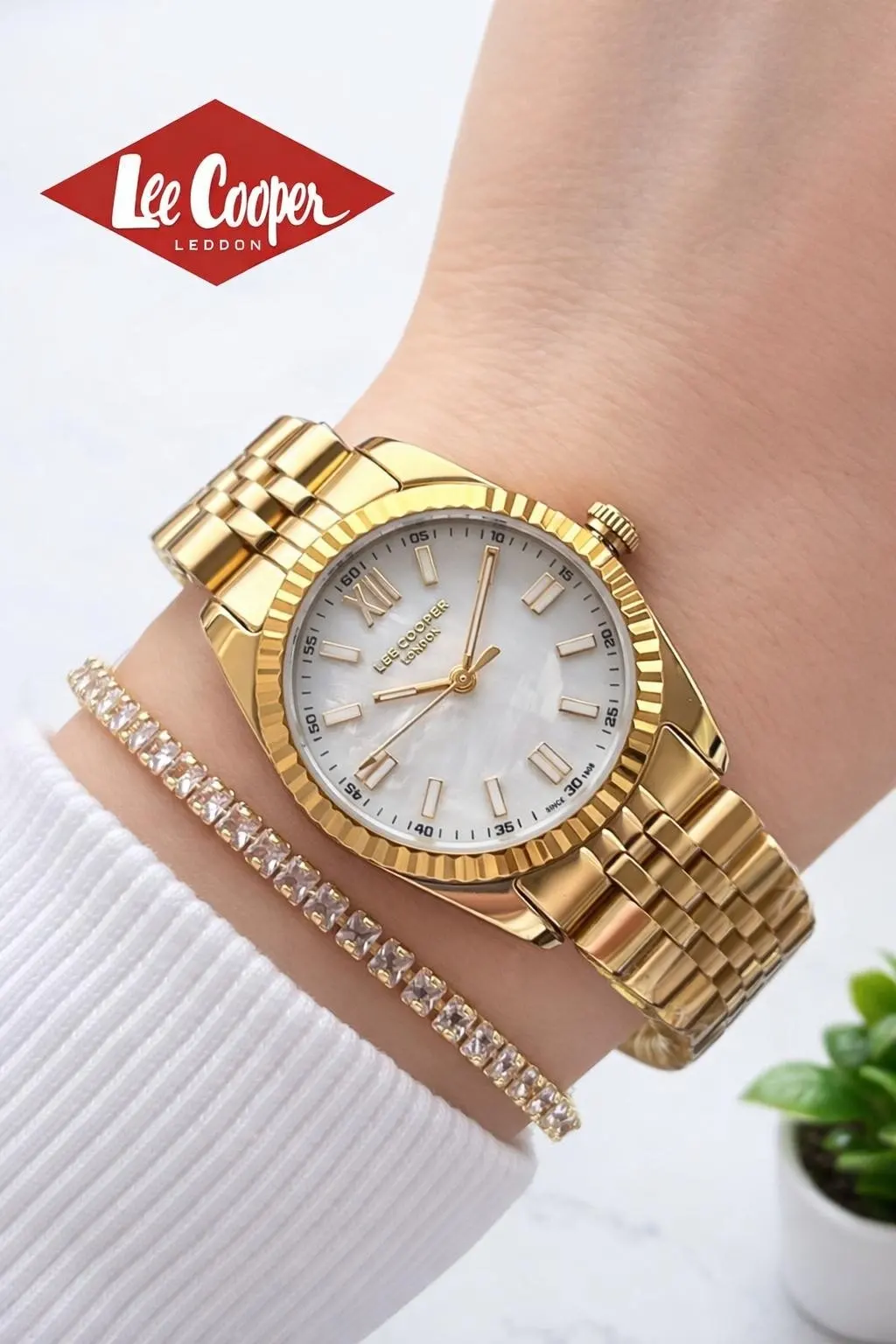 Lee Cooper Çelik Kordonlu 3 Atm Suya Dayanıklı 2 Yıl Garantili Kadın Kol Saati BFF.08303.120