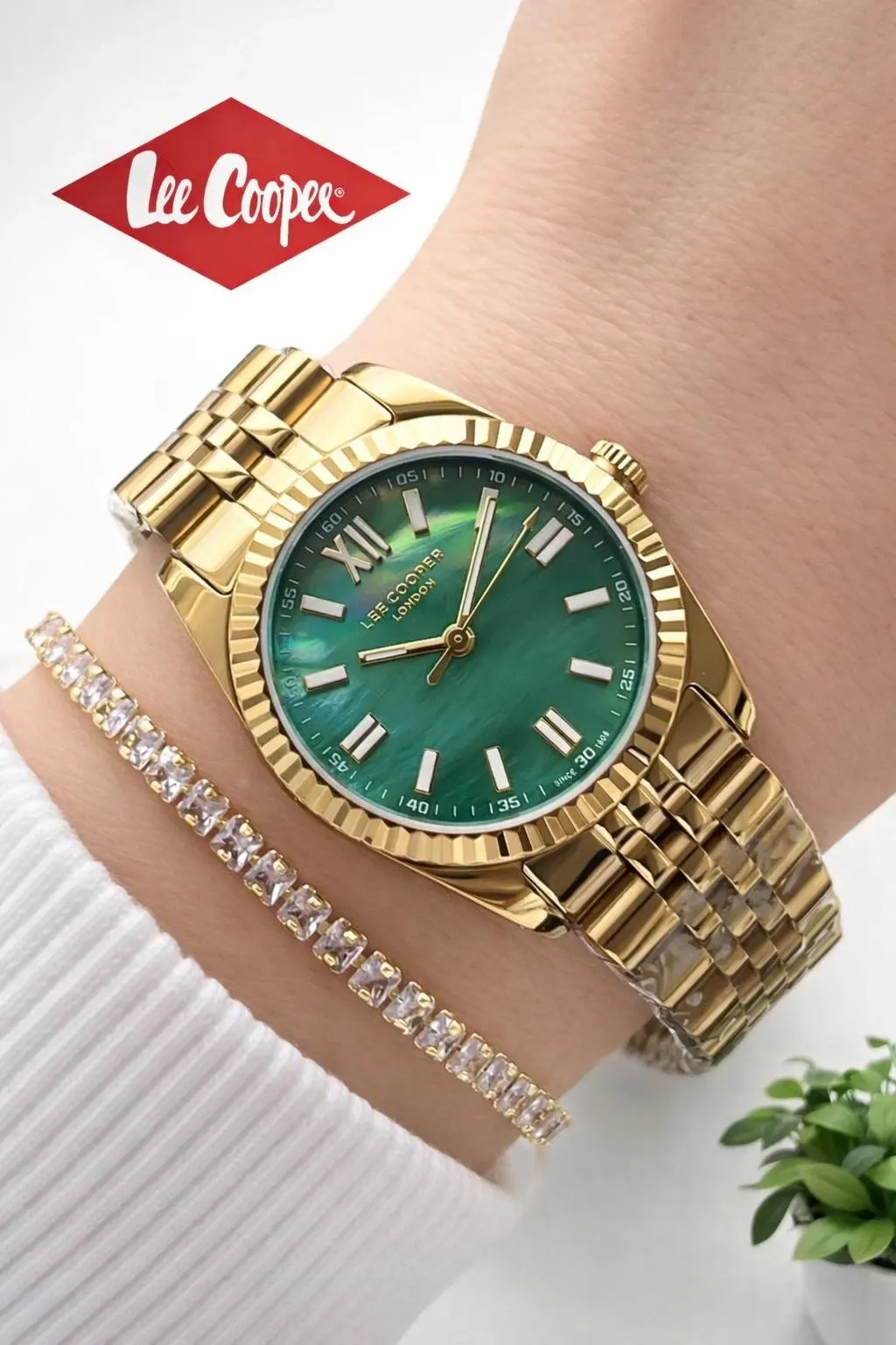Lee Cooper Çelik Kordonlu 3 Atm Suya Dayanıklı 2 Yıl Garantili Kadın Kol Saati BFF.08303.170