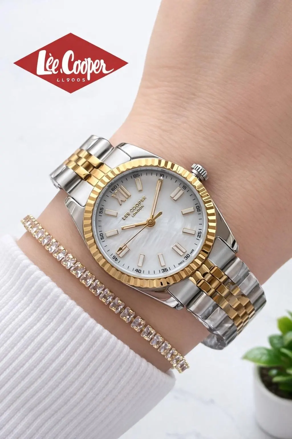 Lee Cooper Çelik Kordonlu 3 Atm Suya Dayanıklı 2 Yıl Garantili Kadın Kol Saati BFF.08303.220