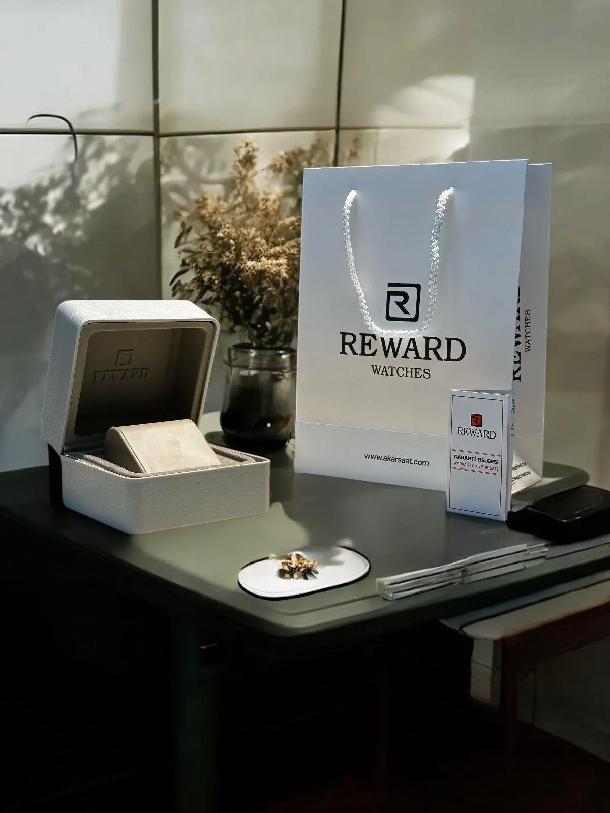 Reward Çelik Kordon 5 Atm Suya Dayanıklı Takvimli Kadran 2 Yıl Garantili Erkek Kol Saati FT.GL.M02.3