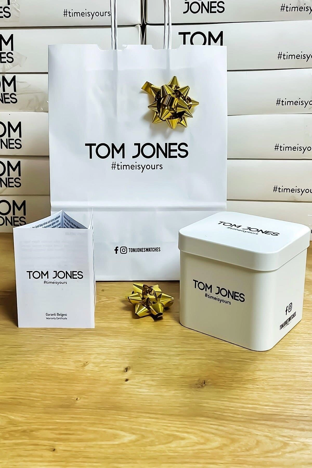 TJ.1.1278.03 Tom Jones Celik Renk Atmaz Kordon İç Fonksiyonları Aktif 3 Atm Su Geçirmez Kol Saati TJ.1.1278.03