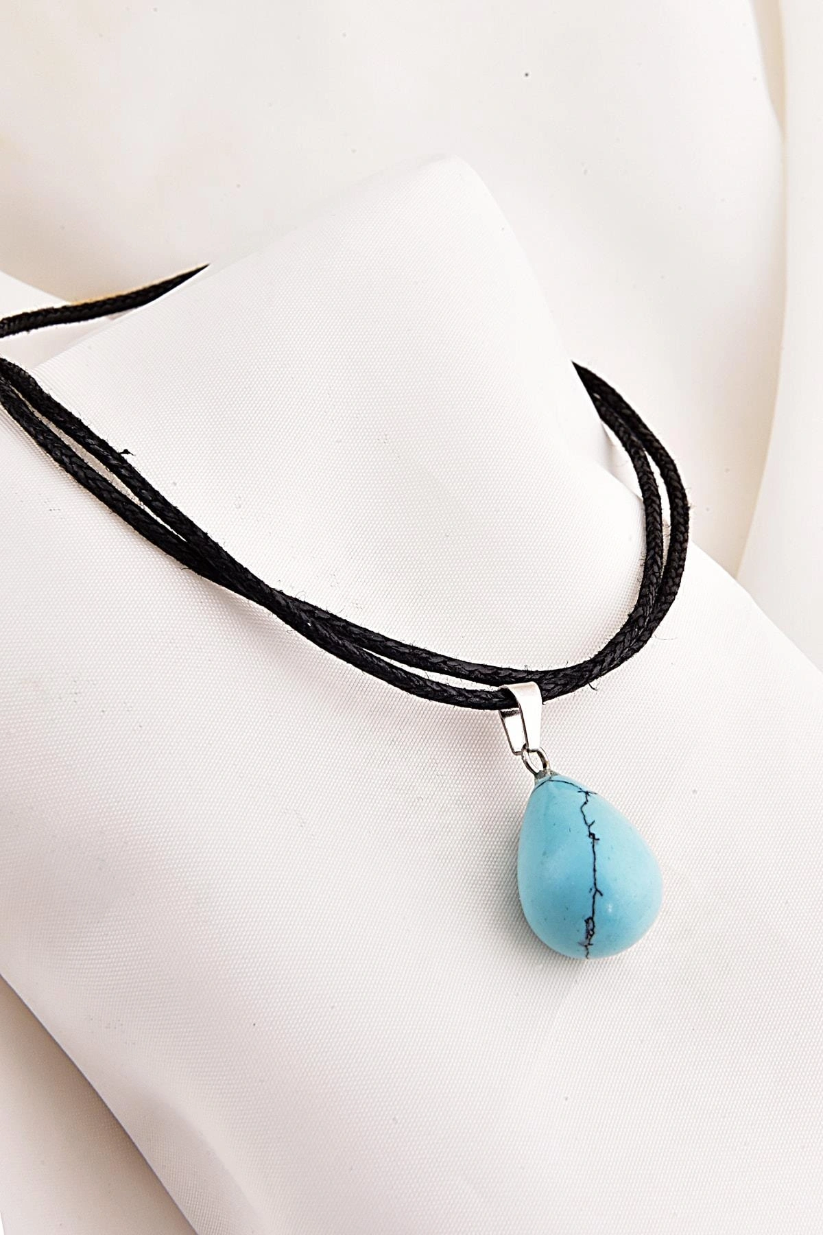 Doğal Taşlı Damla Tasarımlı Deri Ipli Unisex Kolye