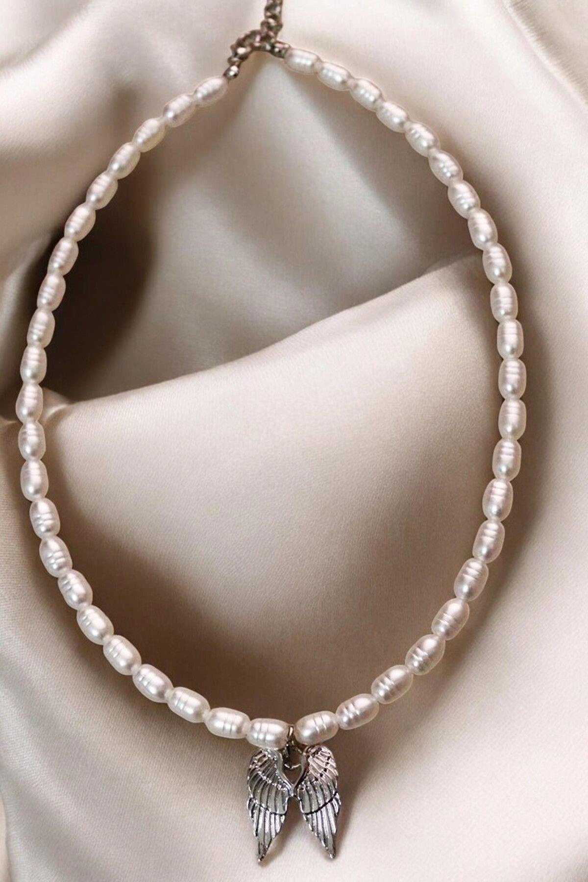 Desenli İncili Melek Tasarımlı Gümüş Kaplamalı İnci Kolye