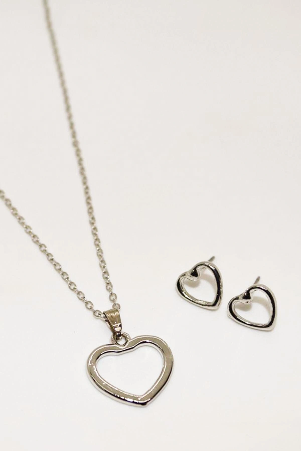 Kalp Tasarımlı Kolye Küpe Takım Seti