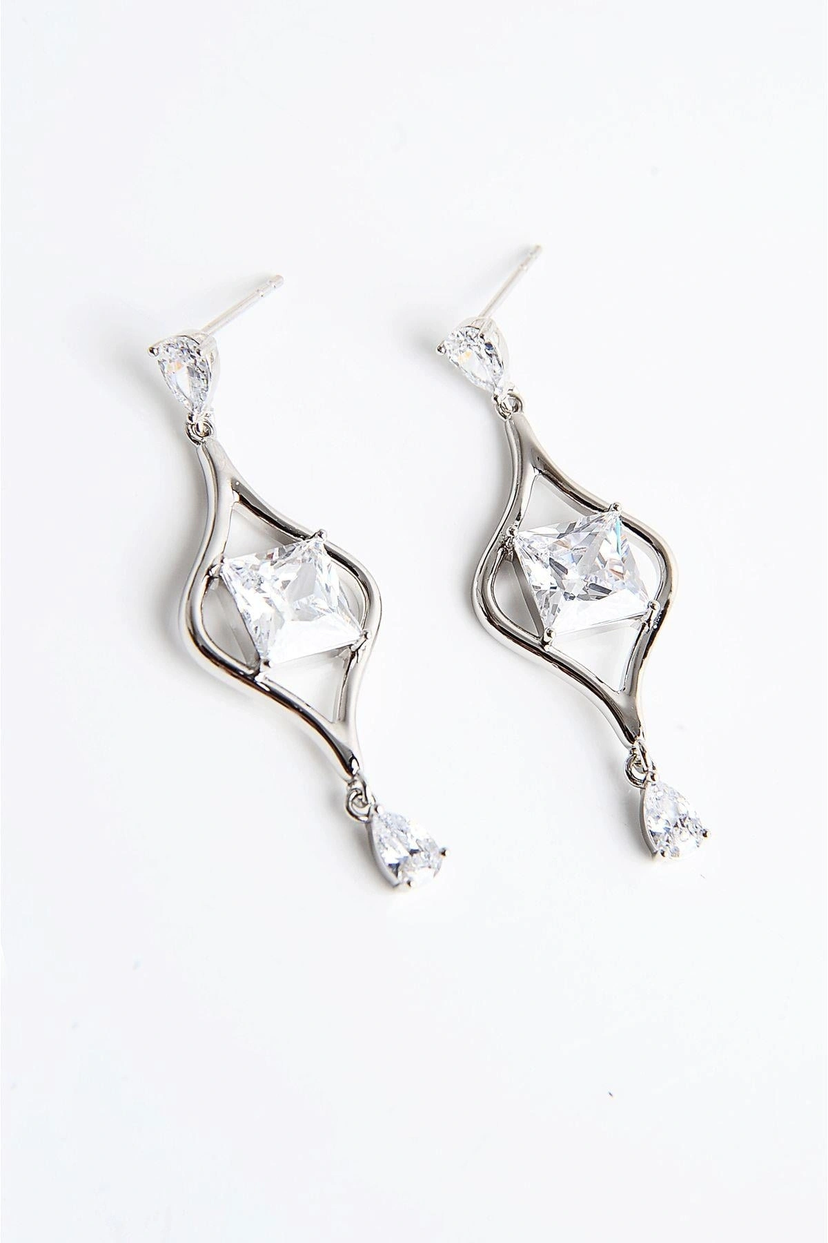 Xuping Kararma Yapmama Garantili Zirkonium Taşlı Küpe