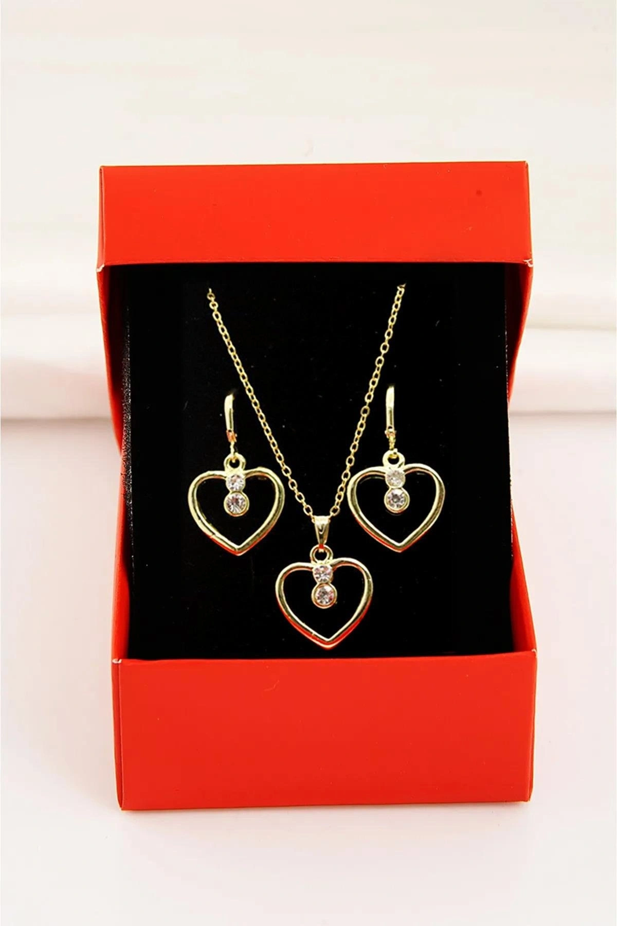Kalp Tasarımlı Gold Renkli Kolye Küpe Takımı
