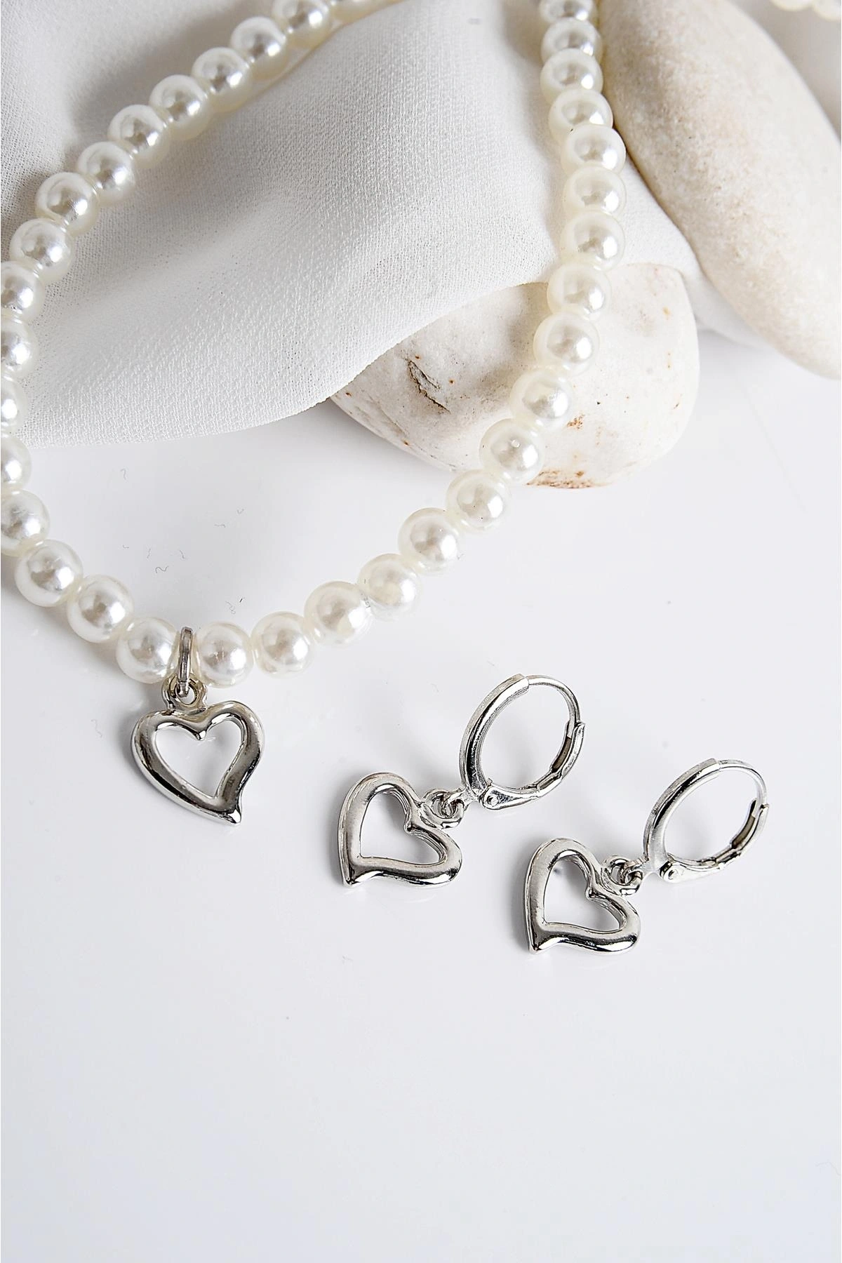 Kalp Tasarımlı İnci Taşlı Kolye Küpe Takım