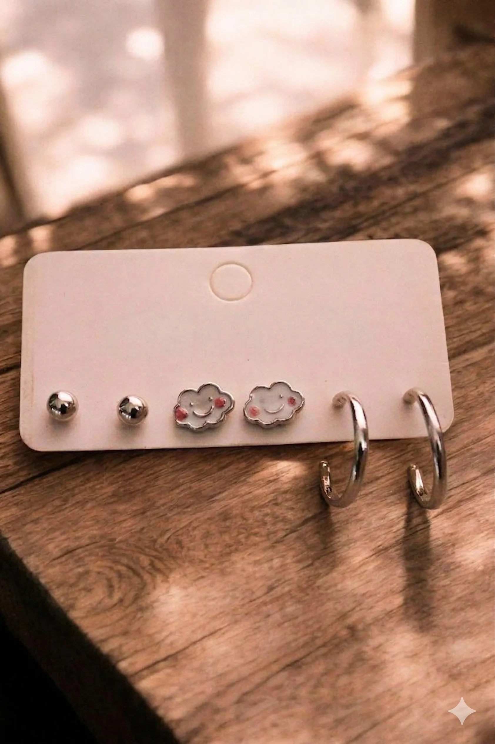 DamlaTasarımlı Beyaz Taşlı Sallantılı Küpe Halka Küpe 3lü Set