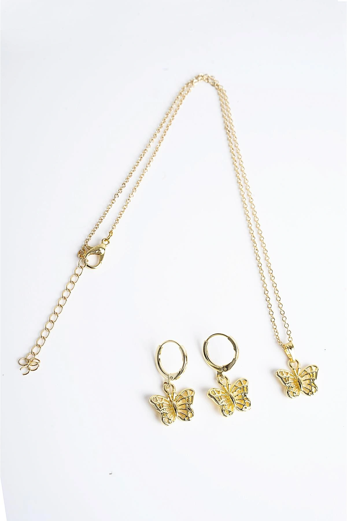 Kelebek Tasarımlı Gümüş Renkli Kolye Küpe Seti