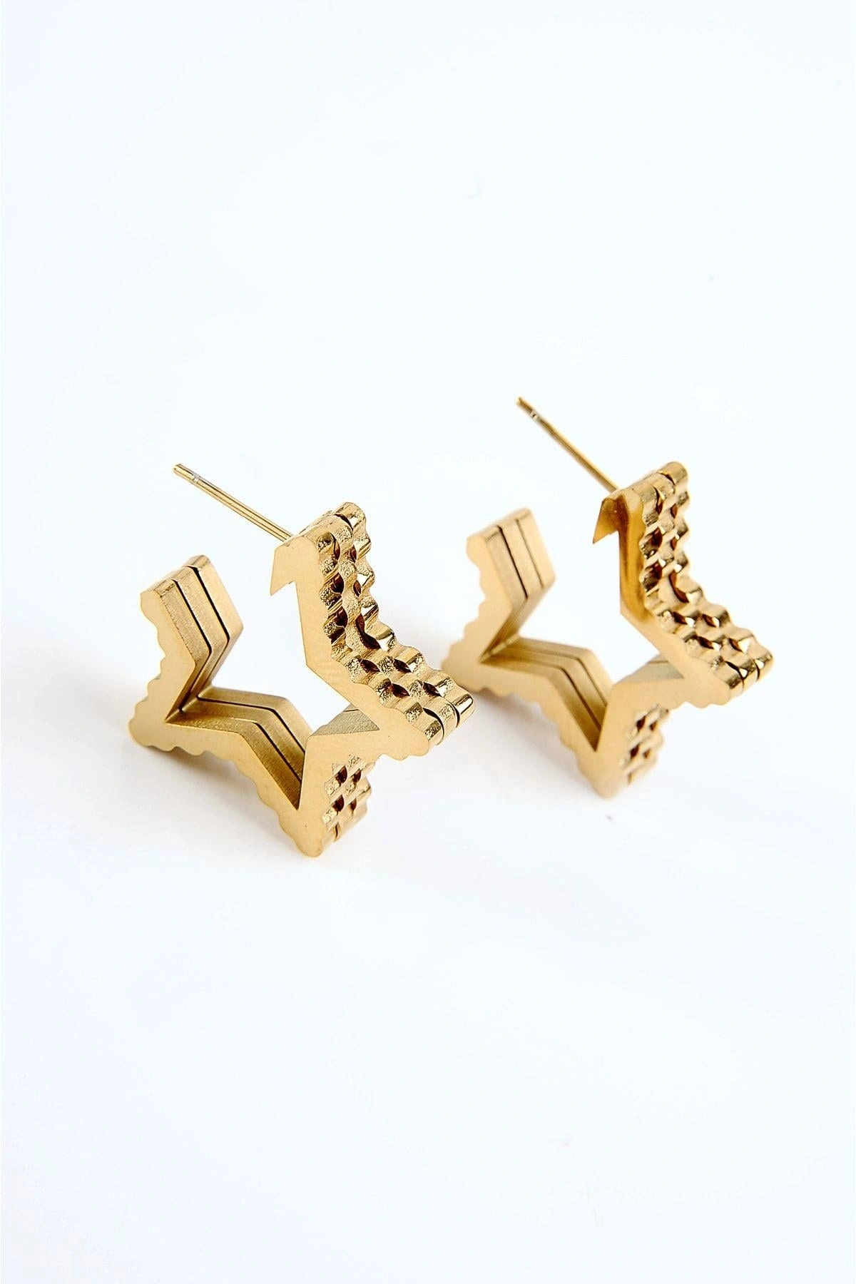 Yıldız Tasarımlı Gold ve Gümüş Renkleri Çelik Vidalı Küpe