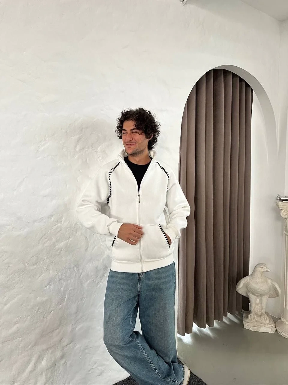 Erkek Oversize Dik Yaka Fermuarlı Sweatshirt - Zincir Nakışli Kanguru Cepli - Beyaz