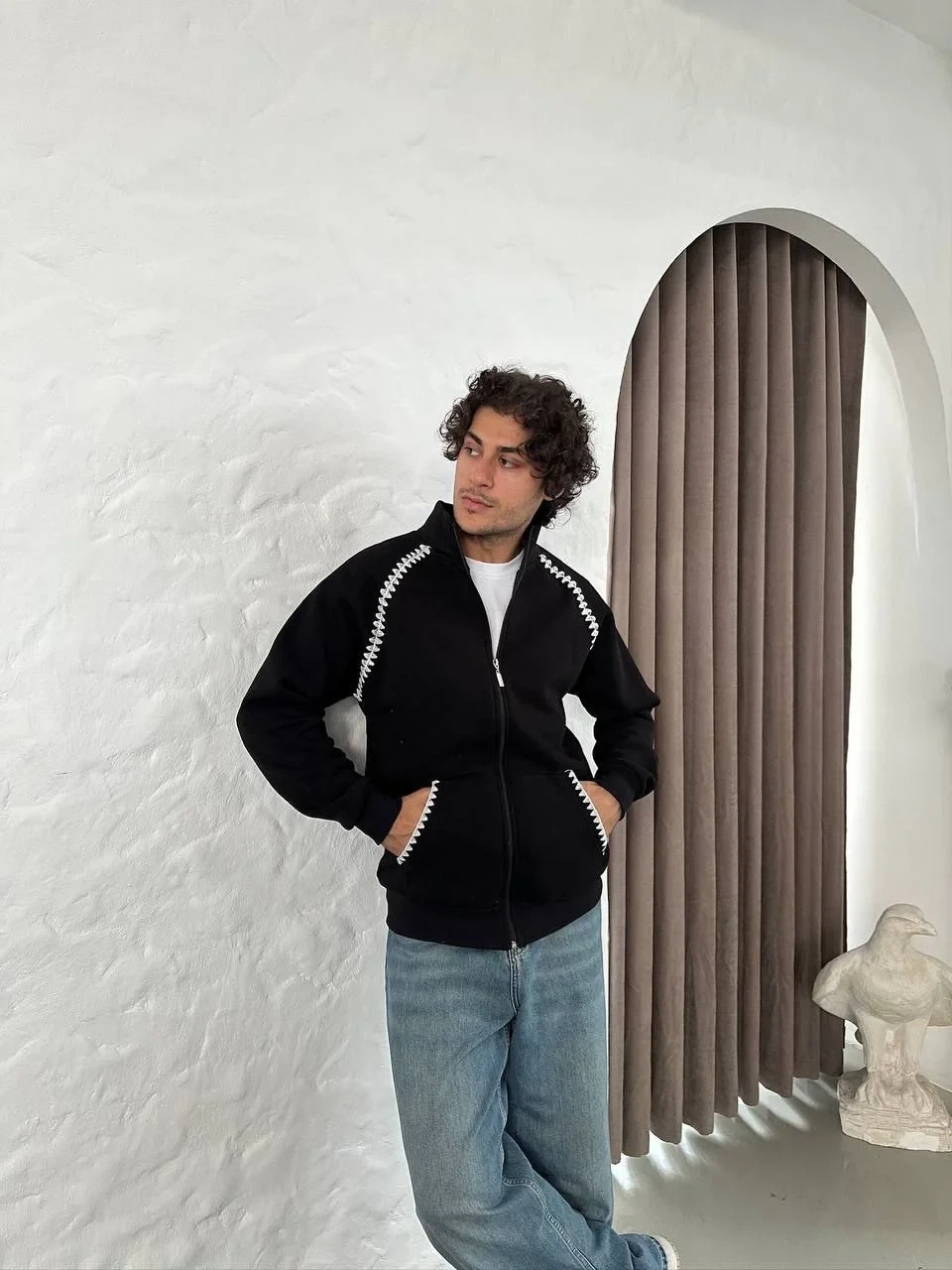 Erkek Oversize Dik Yaka Fermuarlı Sweatshirt - Zincir Nakışli Kanguru Cepli - Siyah